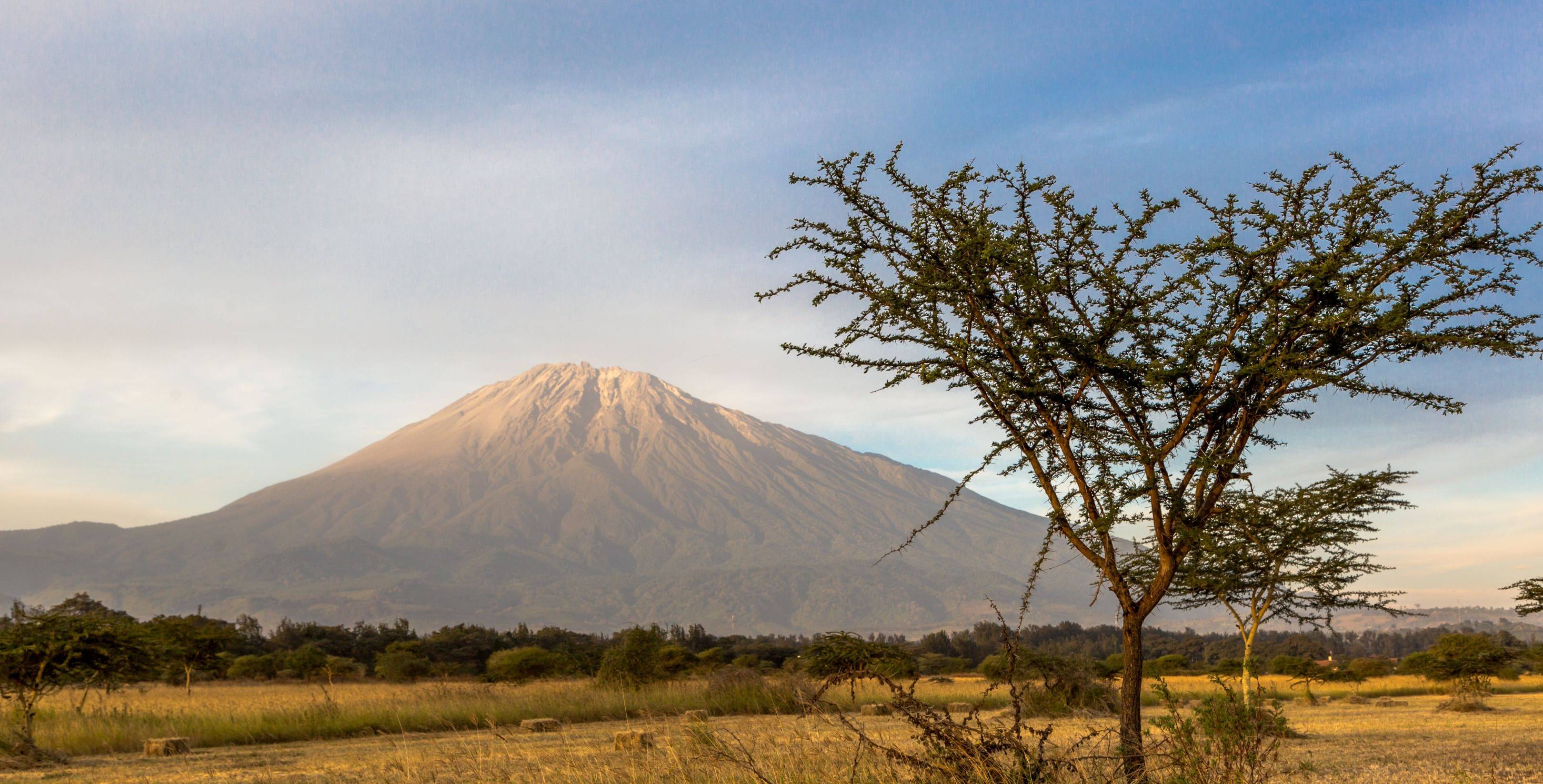 Llegada al Aeropuerto del Kilimanjaro & Experiencia en el pueblo de Materuni