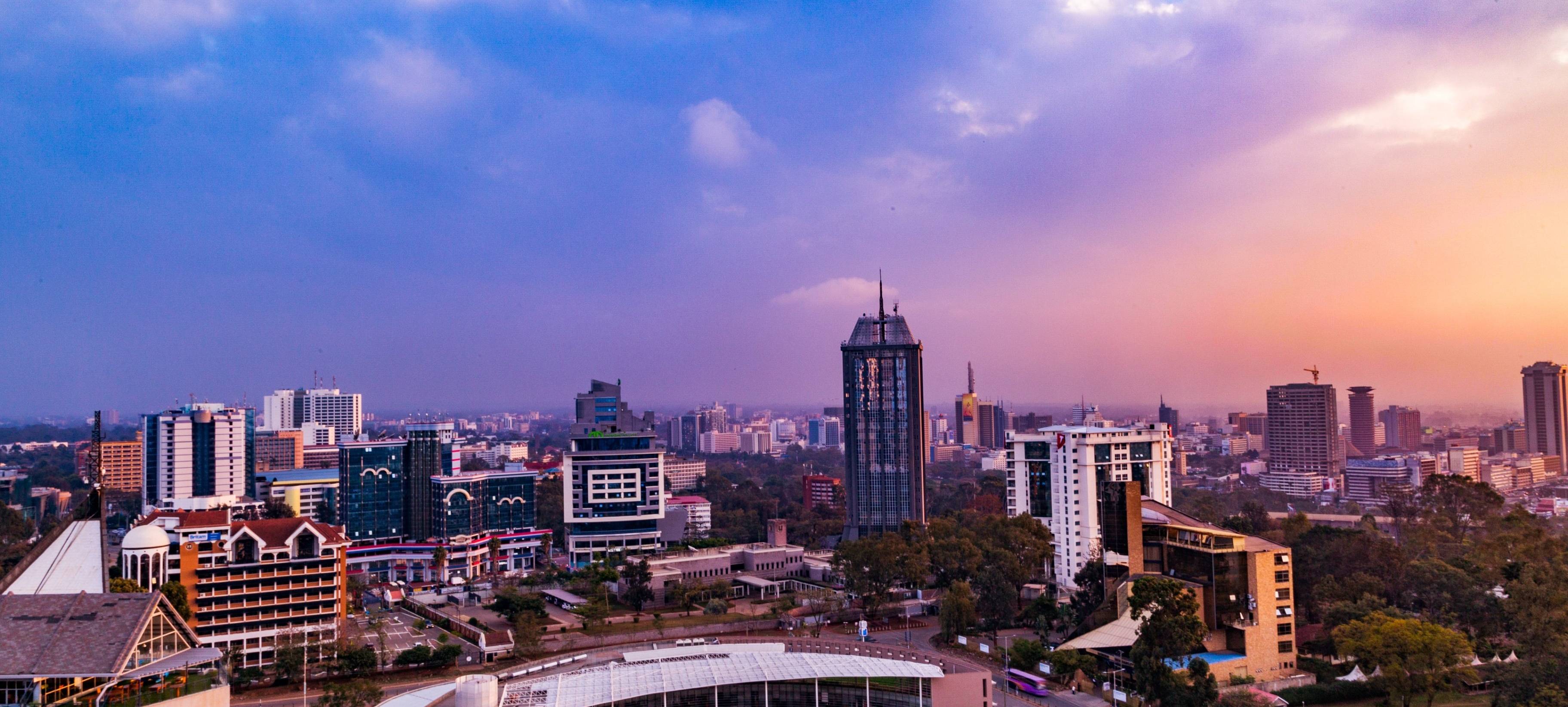 Llegada a Nairobi, la única capital mundial de la fauna salvaje
