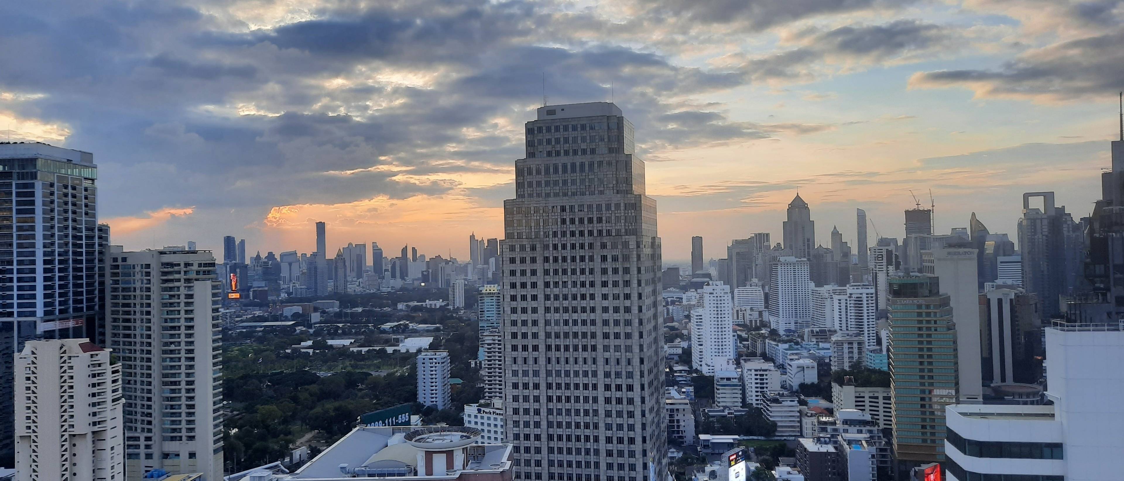 Arrivo internazionale / Bangkok - Sawad Dii Ka!