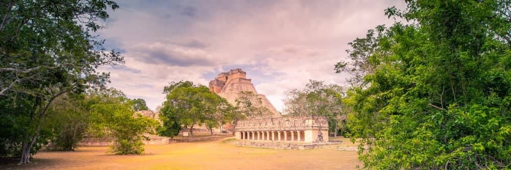 Selva, playa et temples mayas
