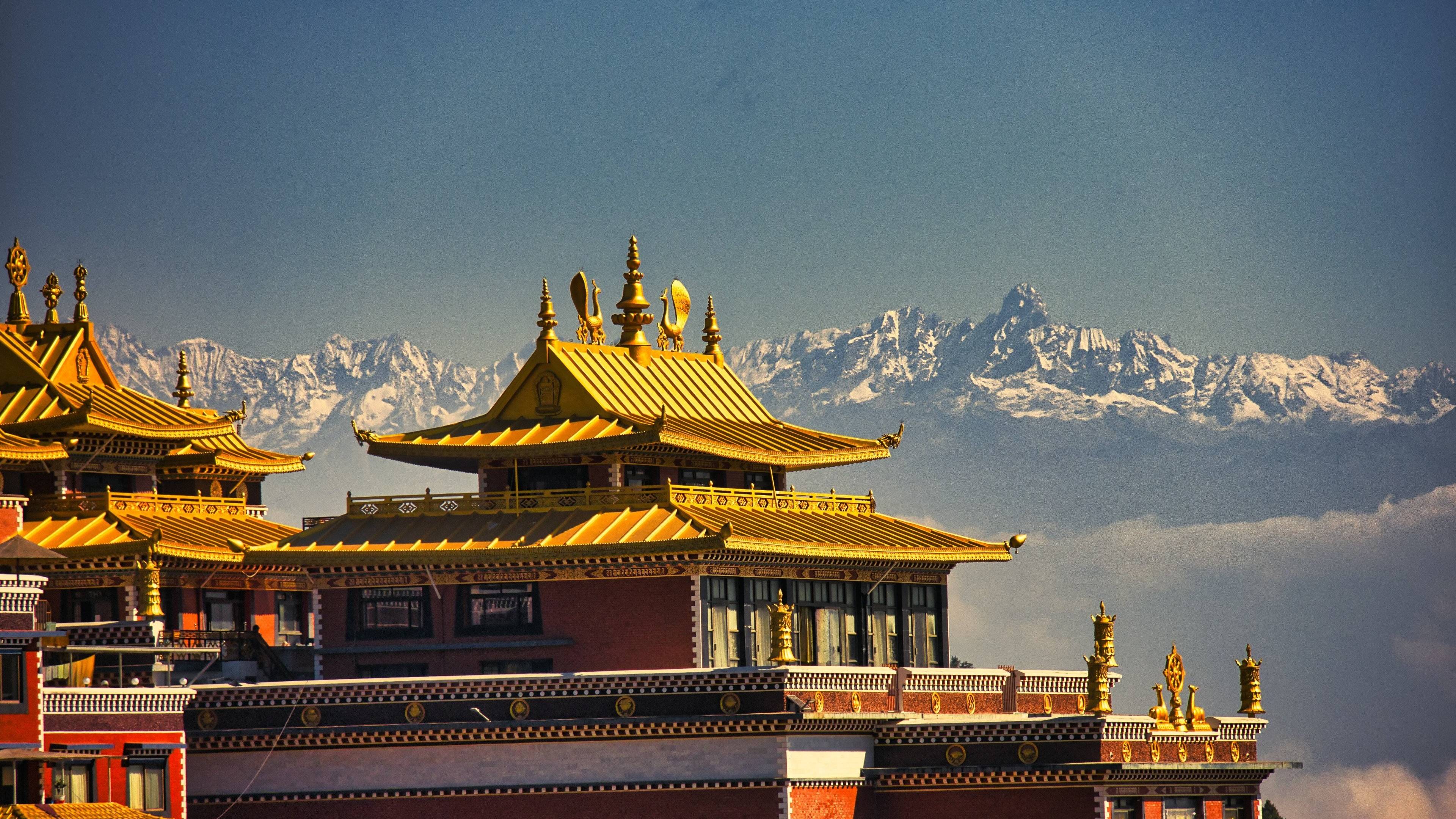 Les merveilles du Népal: Entre montagnes, villes et forêts