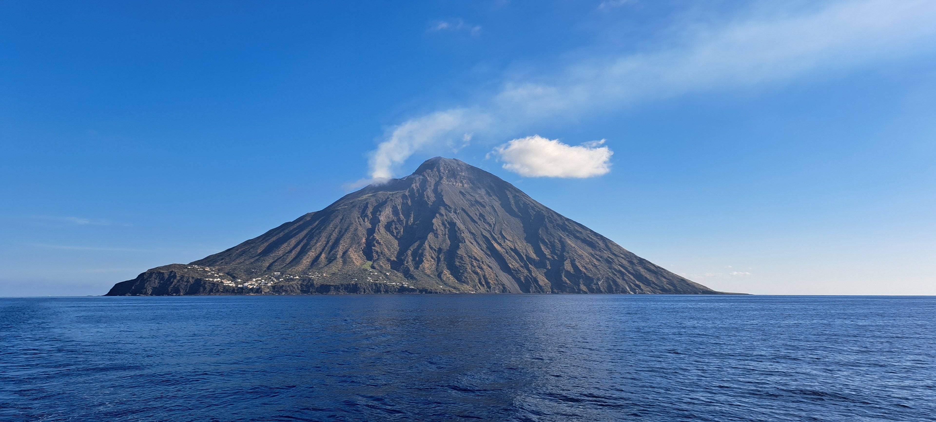 Randonnées volcaniques entre les îles Eoliennes