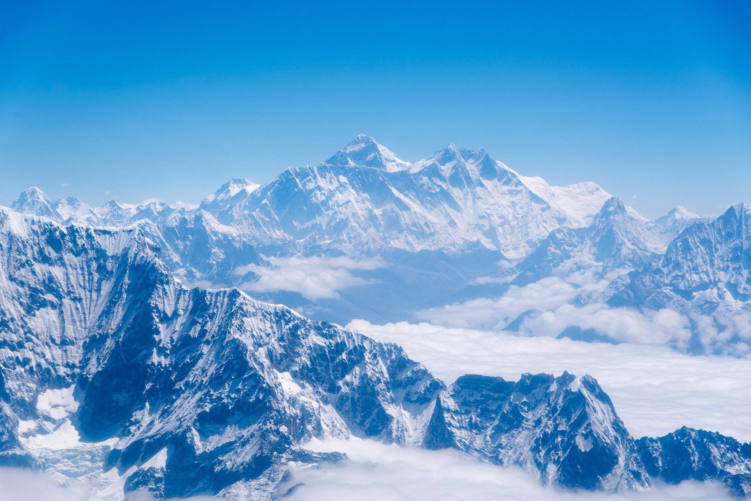 Exploración a las Cumbres: Trekking al Campamento Base del Everest y Viaje Espiritual en Nepal