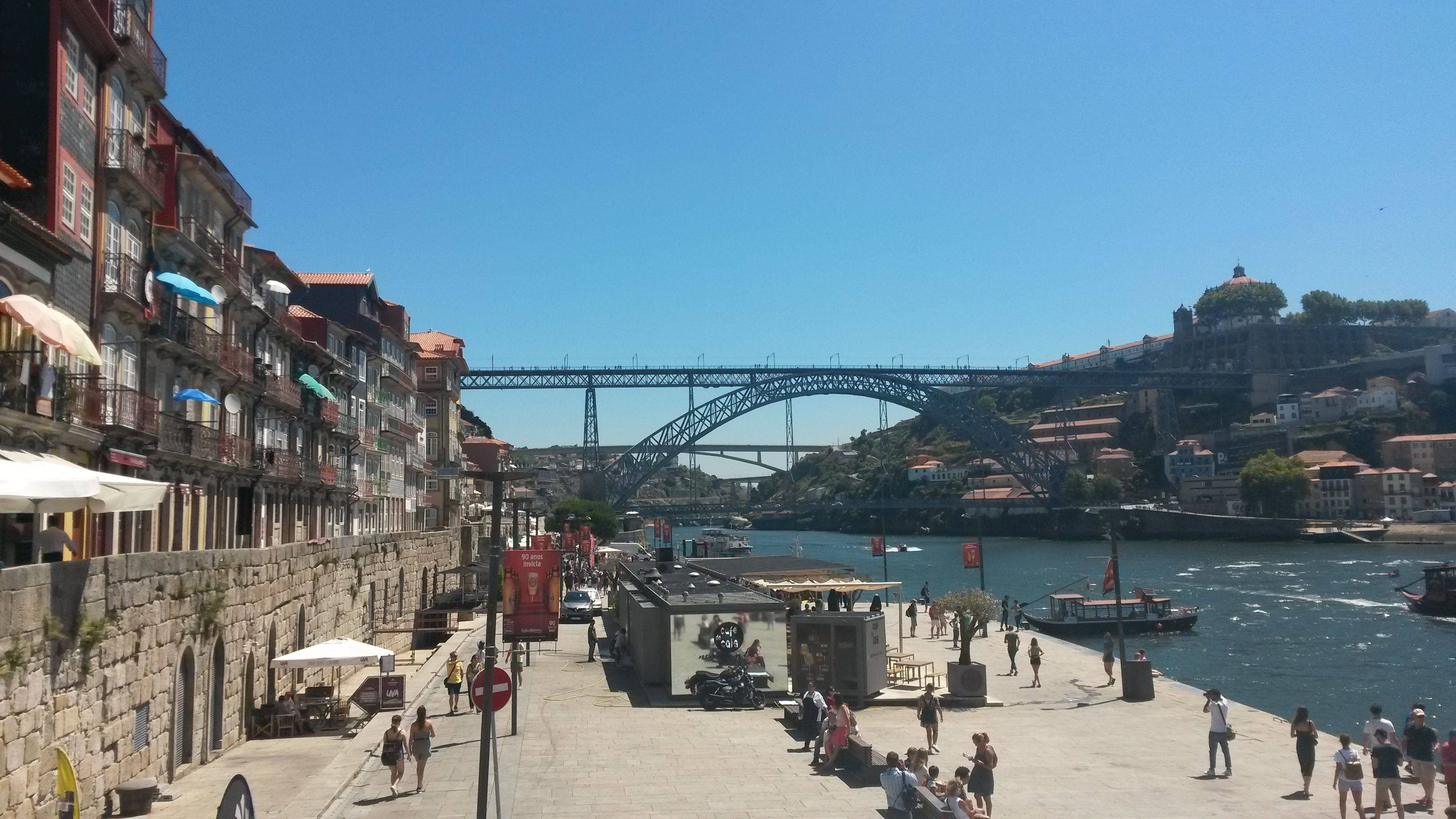 ​Porto, sa cathédrale et ses caves
