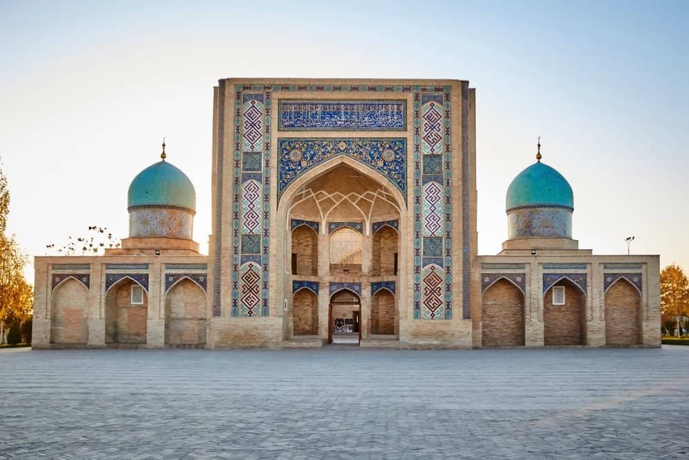 Arrivée à Tashkent et tour de la ville dans une capitale du pays