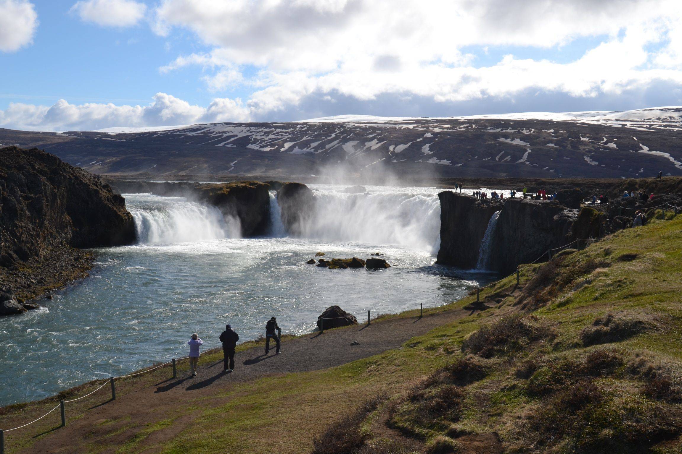 Wasserfall Goðafoss und Naturparadies Mývatn 