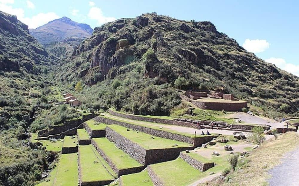 De vallée sacrée des Incas au pied de la citadelle 