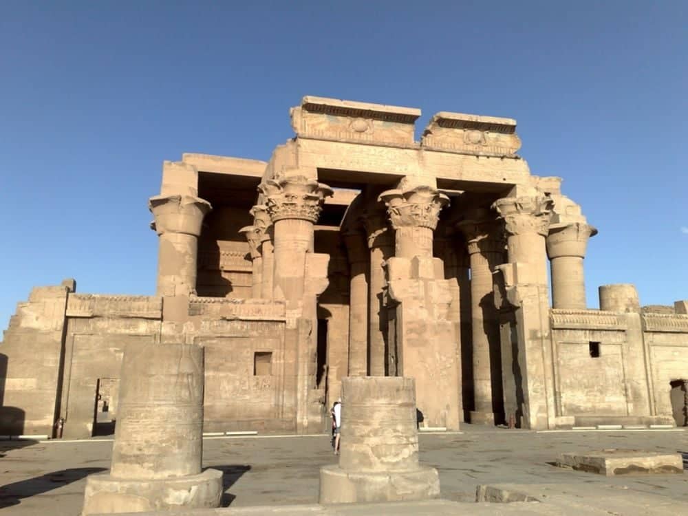 Inizio della navigazione e scoperta dei siti sulle rive del Nilo