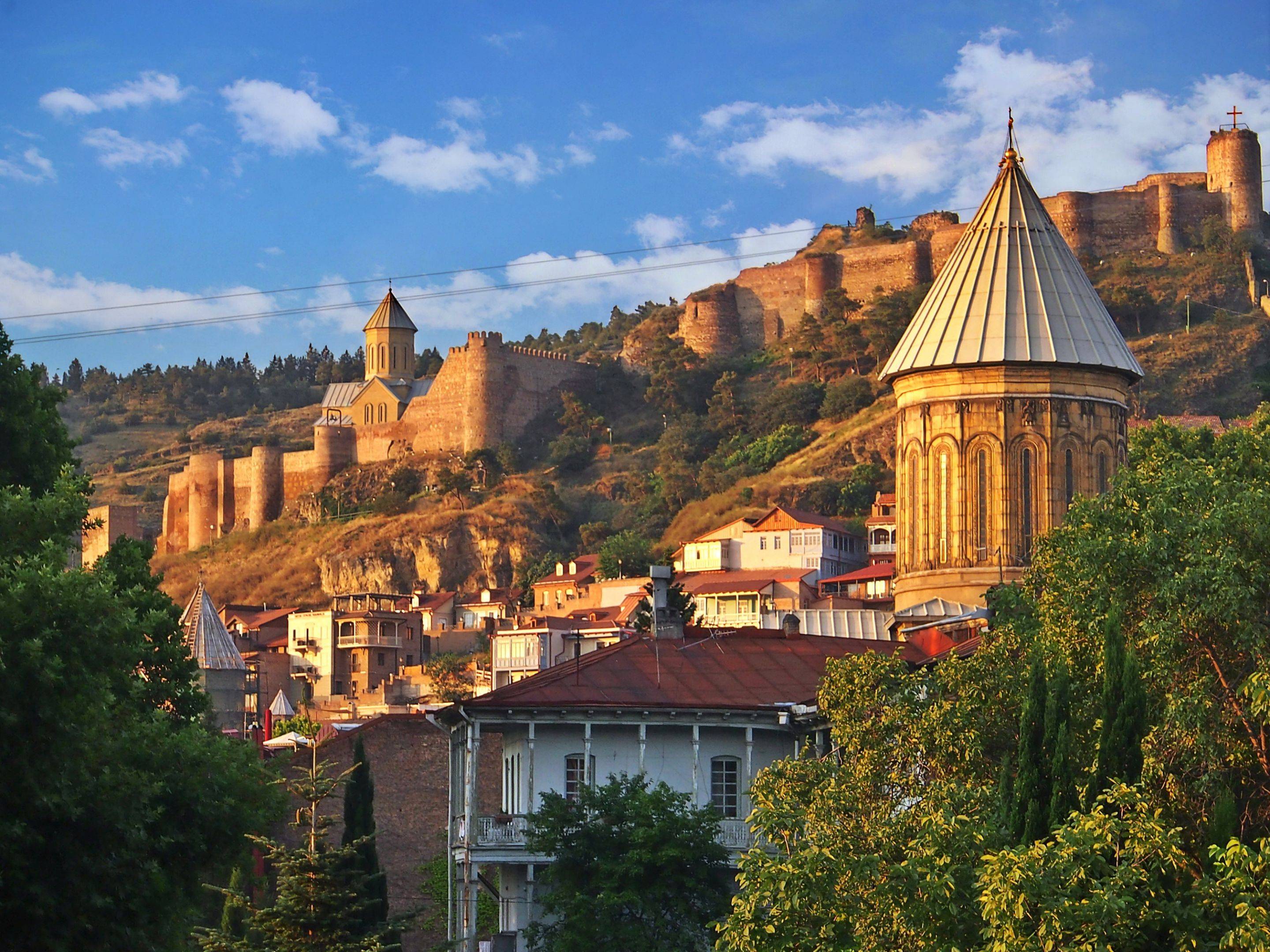 Alla scoperta di Tbilisi, il “posto caldo”
