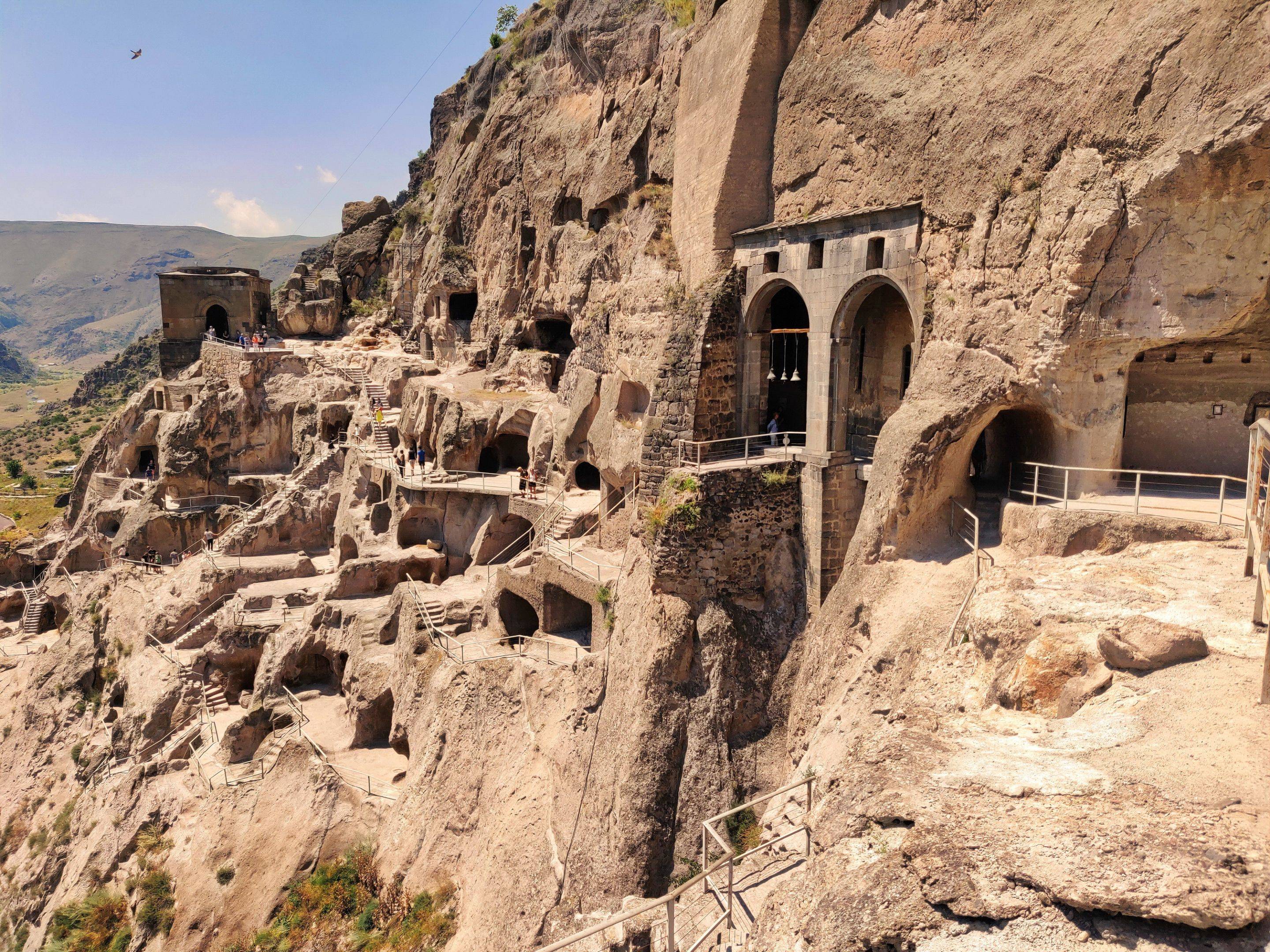 La città rupestre di Vardzia e arrivo in Armenia