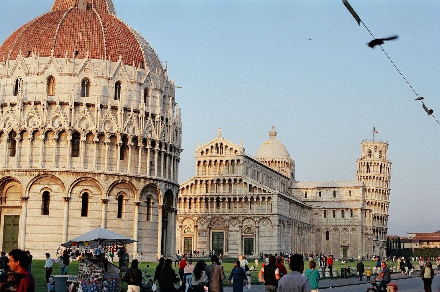 Las callejuelas de Lucca y los monumentos de Pisa