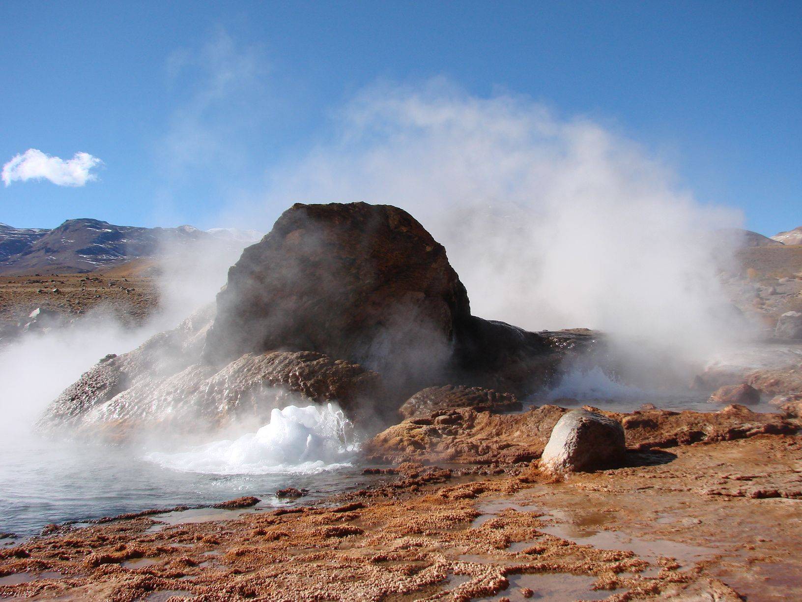 I geyser di El Tatio e il villaggio ad alta quota di Machuca