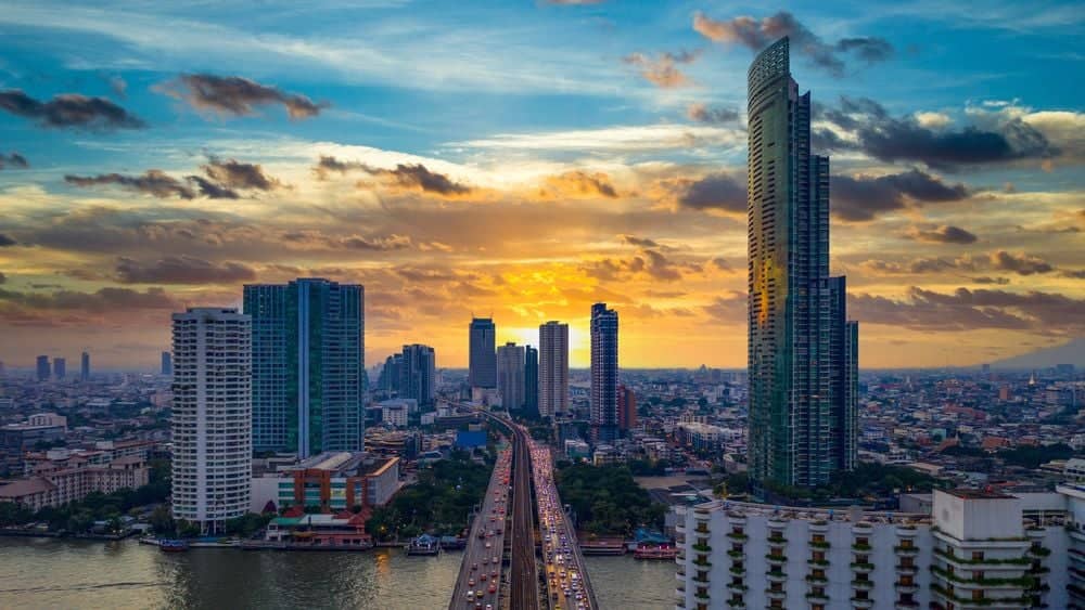 ​Sundowner über der Skyline Bangkoks