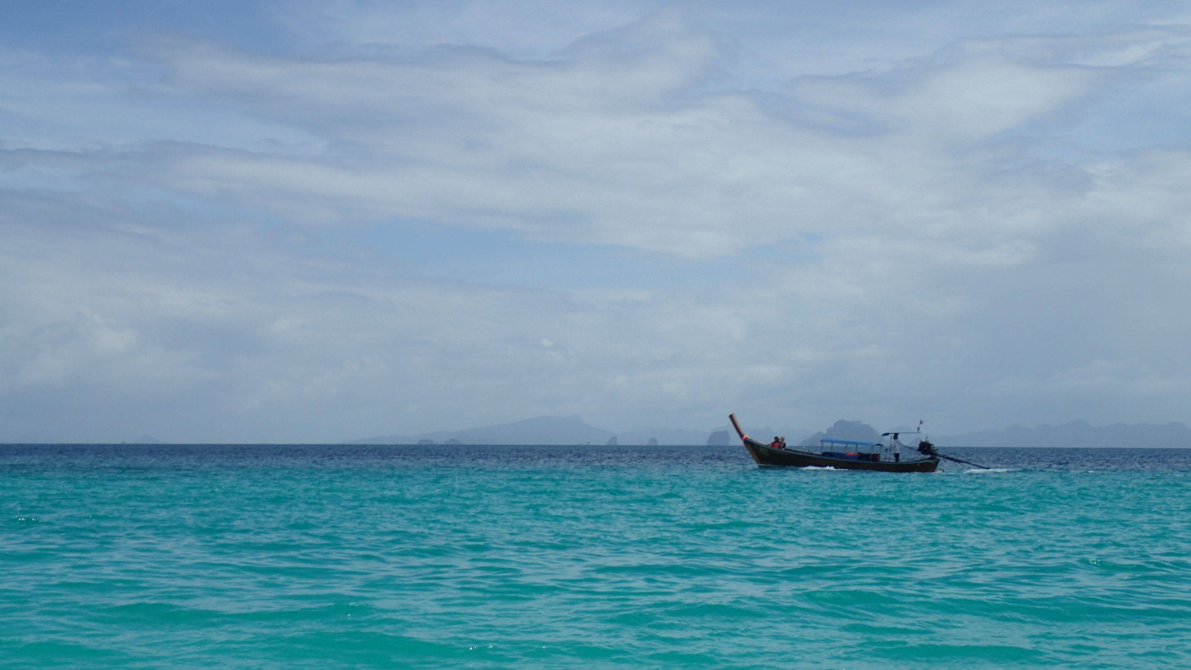 Immersione nelle acque cristalline e nella natura di Phi Phi Island