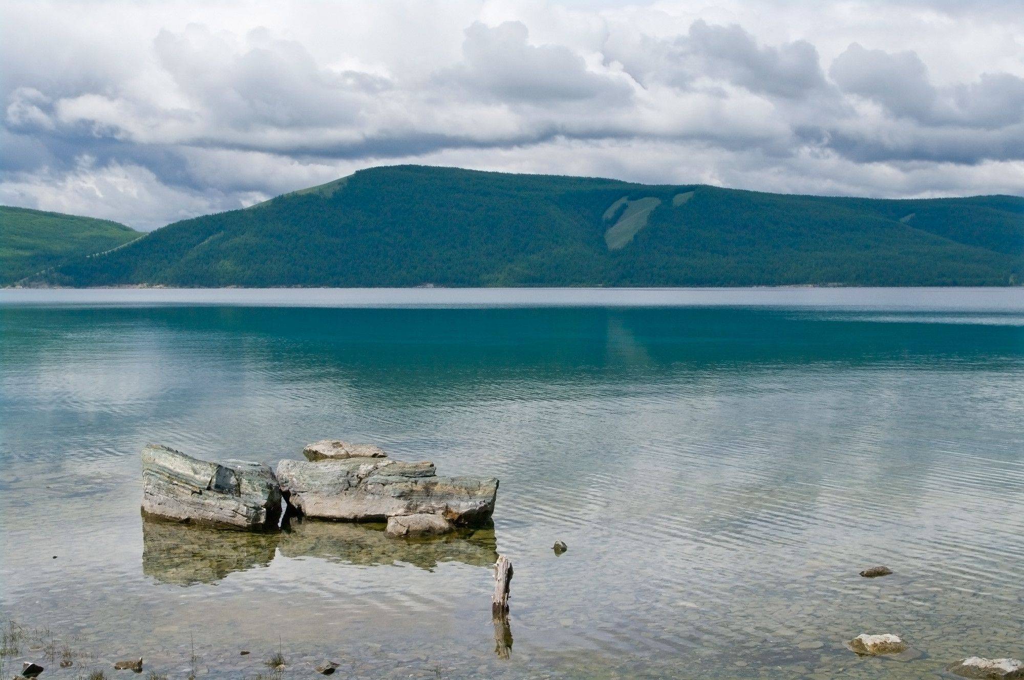 Arrivée au lac Khövsgöl, "perle bleu foncé "de la Mongolie