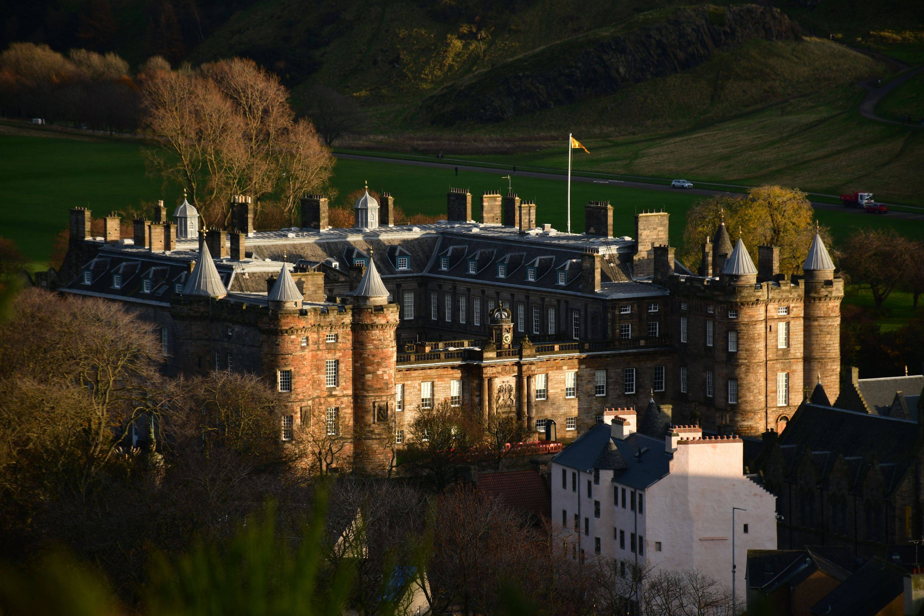 Edimburgo in libertà e visita del Palazzo di
Holyrood