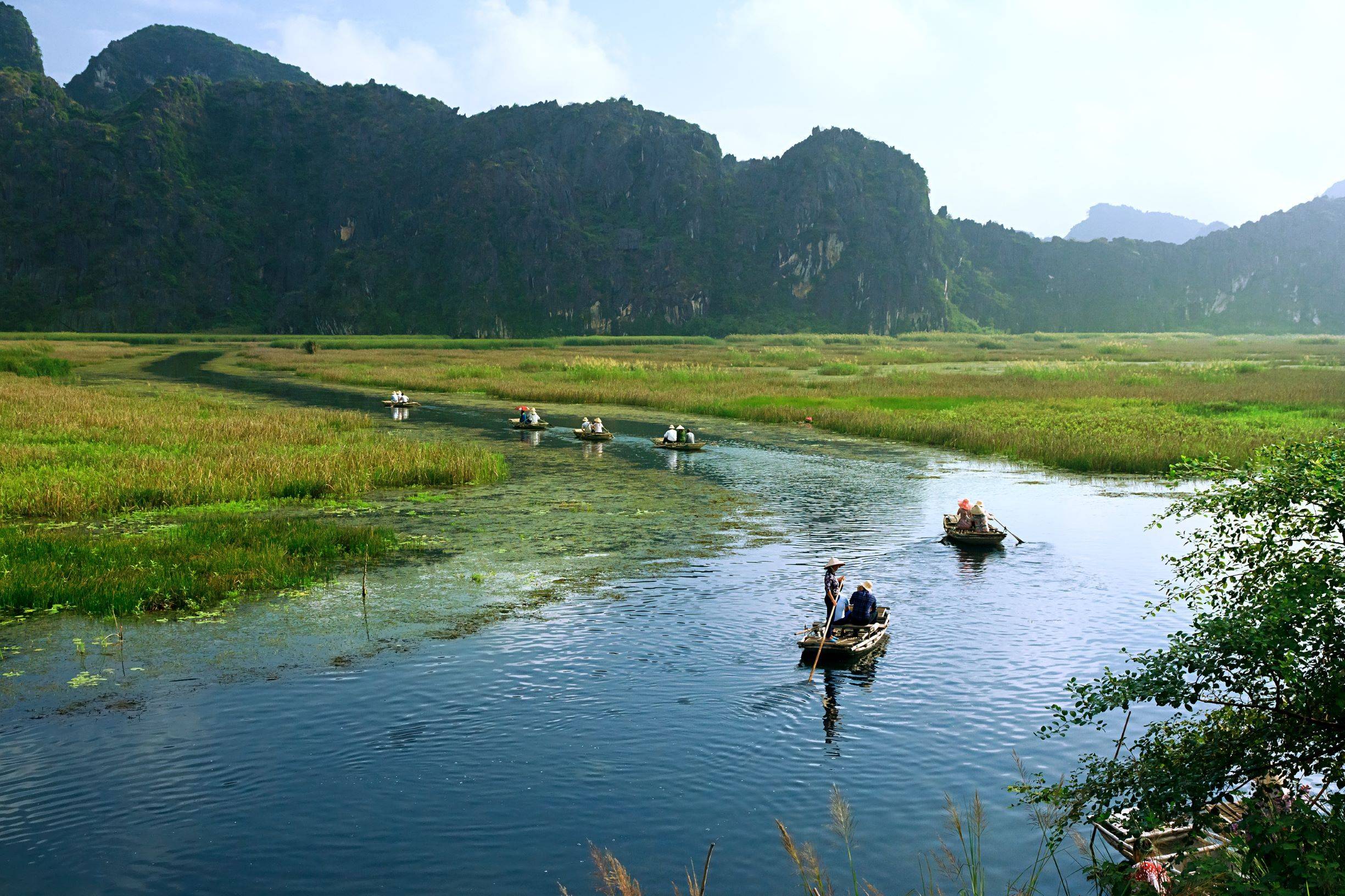 Promenade en barque à Hoa Lu, le 'Halong terrestre"