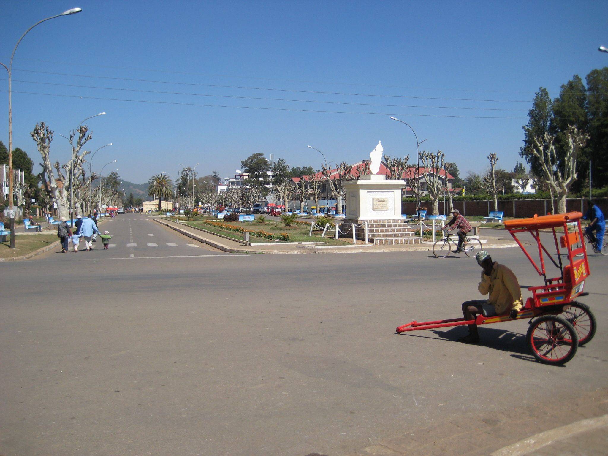 Weiterfahrt zur Hauptstadt Antananarivo 