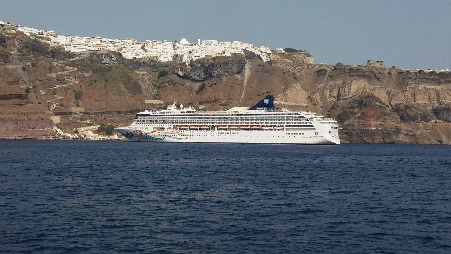 Vers l'île de Santorin