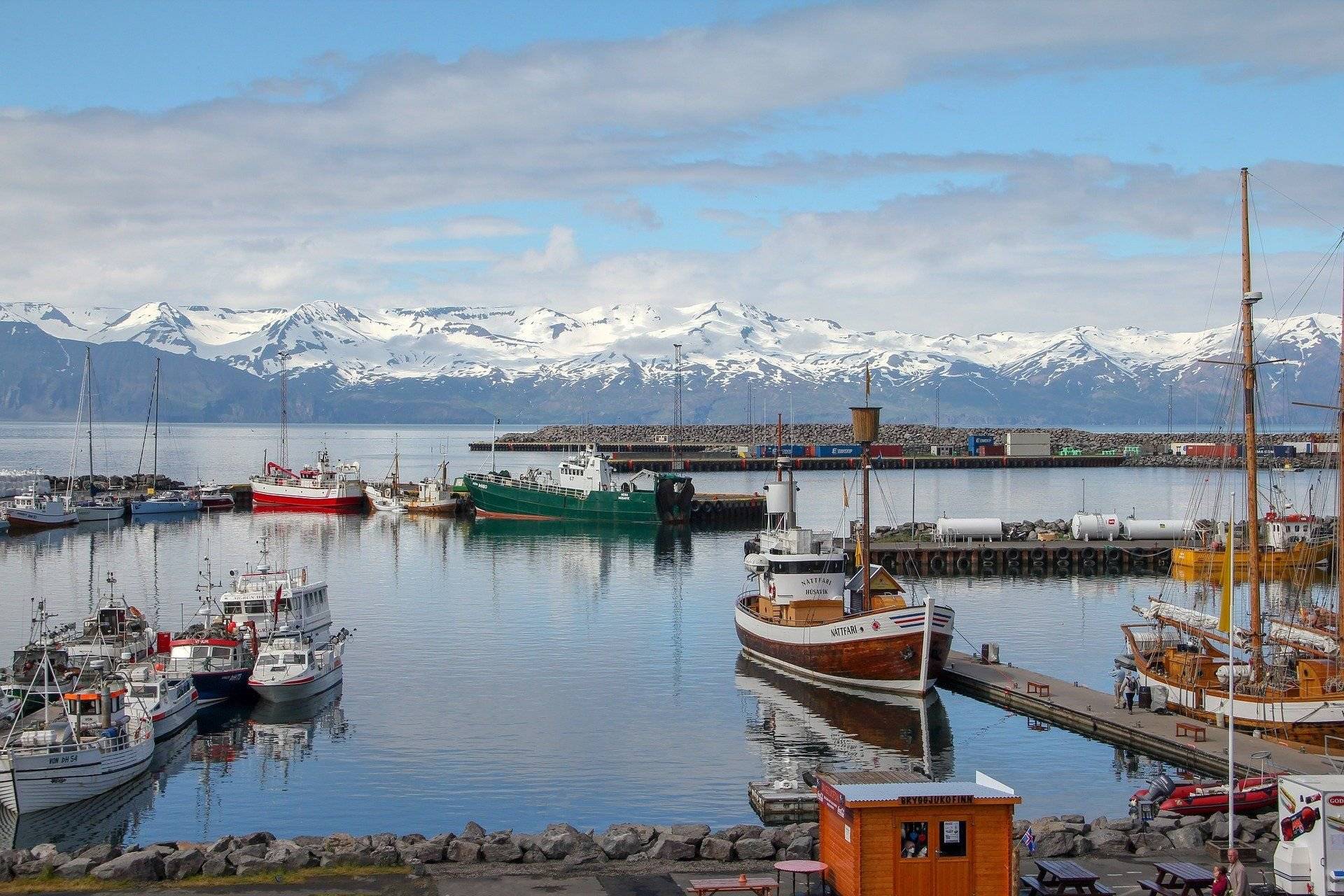 Caminata en Húsavík y salida a Akureyri