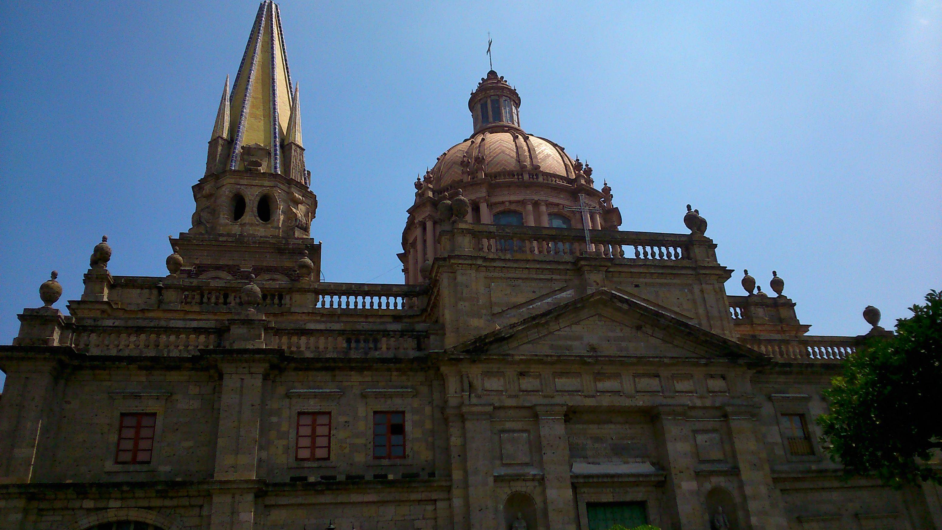 Trasferimento a Guadalajara de Buga e visita del lago Calima