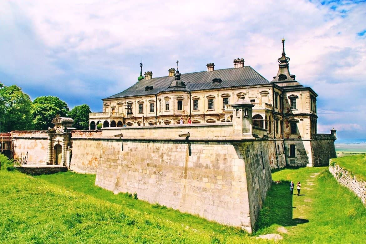 Les châteaux autour de Lviv
