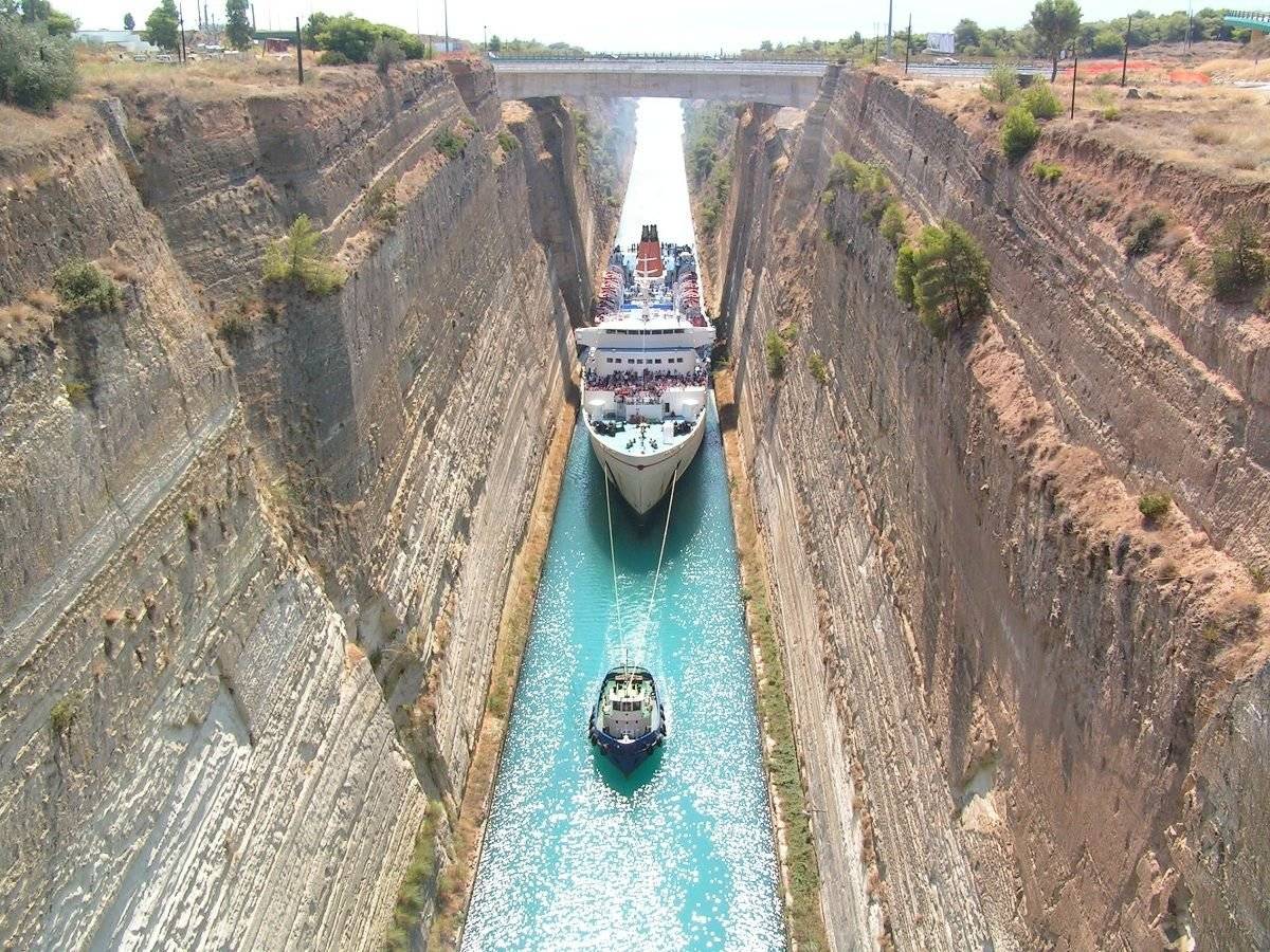 L'ancienne Corinthe par le canal
