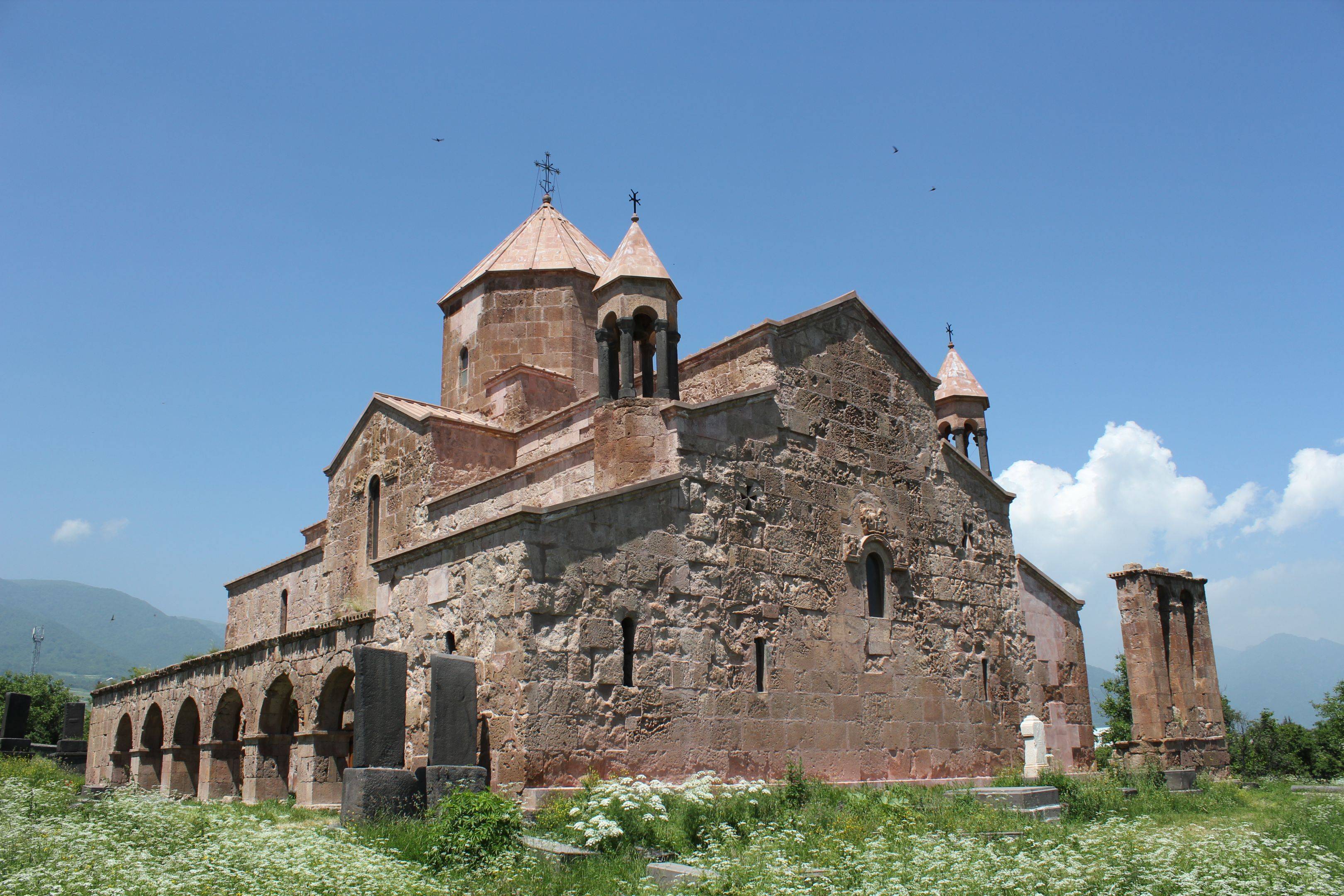 Templos de Odzun, Parque de Alfabeto Armenio y tiempo con familia local