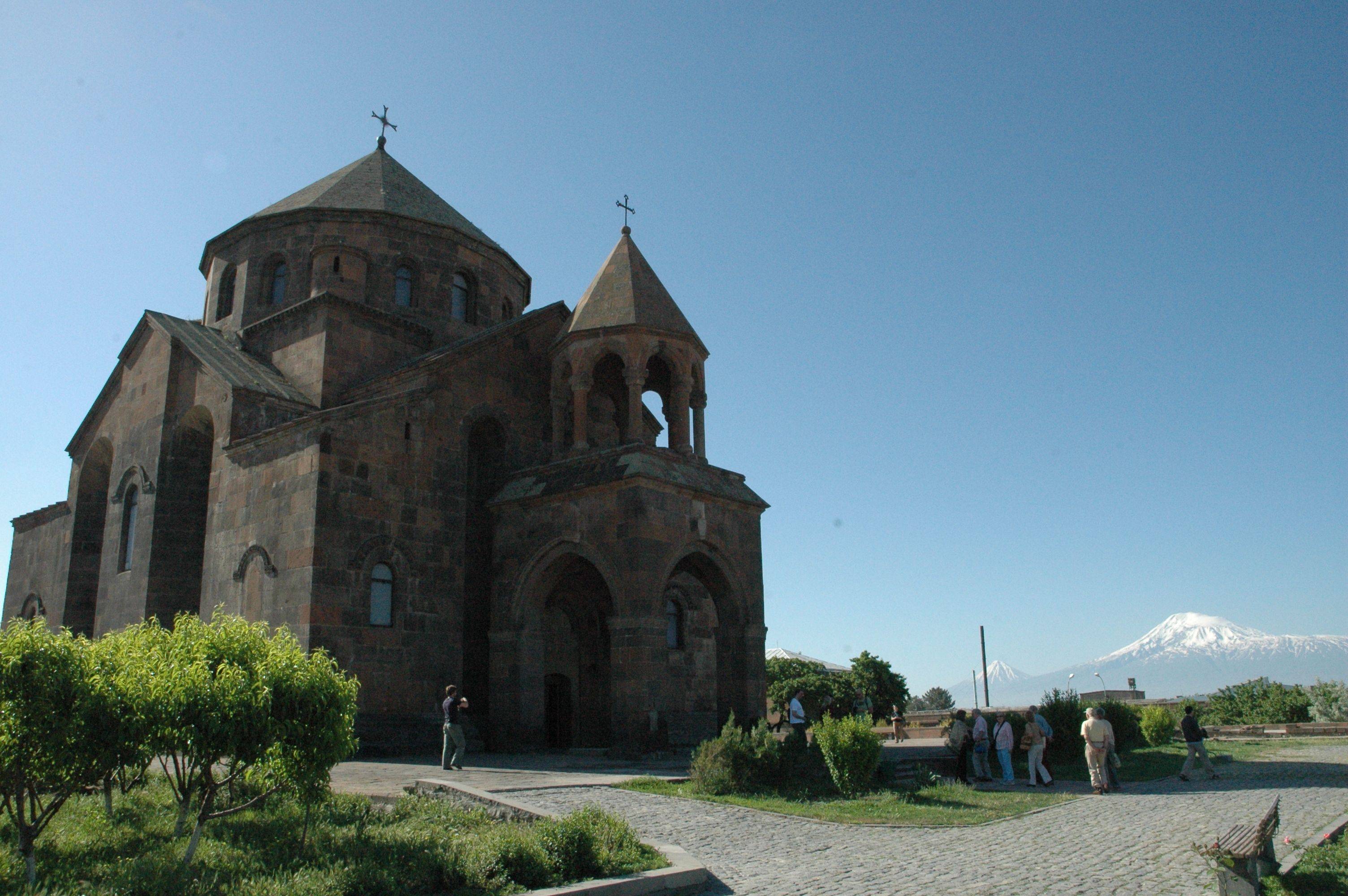 Echmiatsine - il centro della chiesa armena