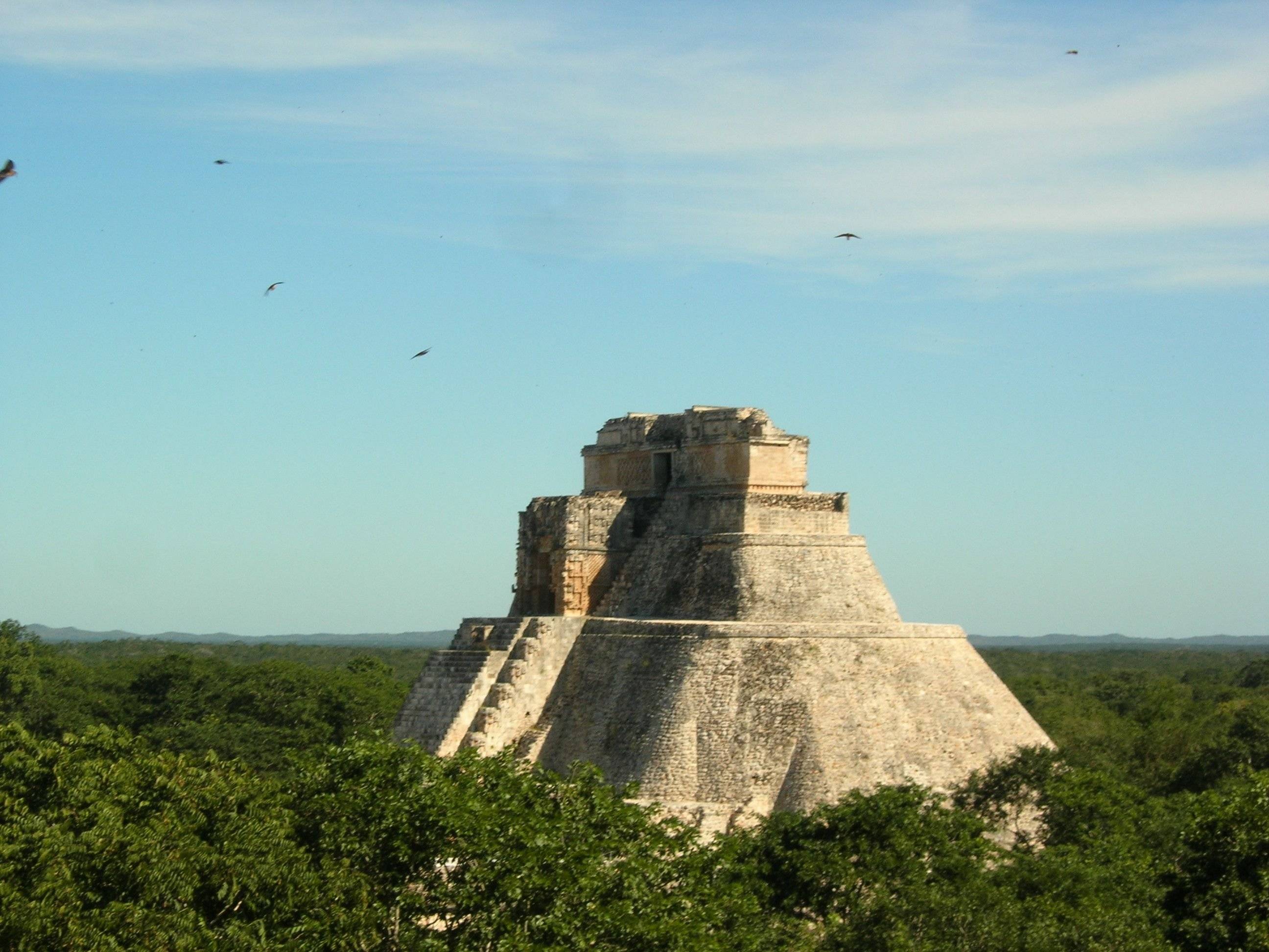 I cenotes, il sito archeologico di Uxmal e Campeche