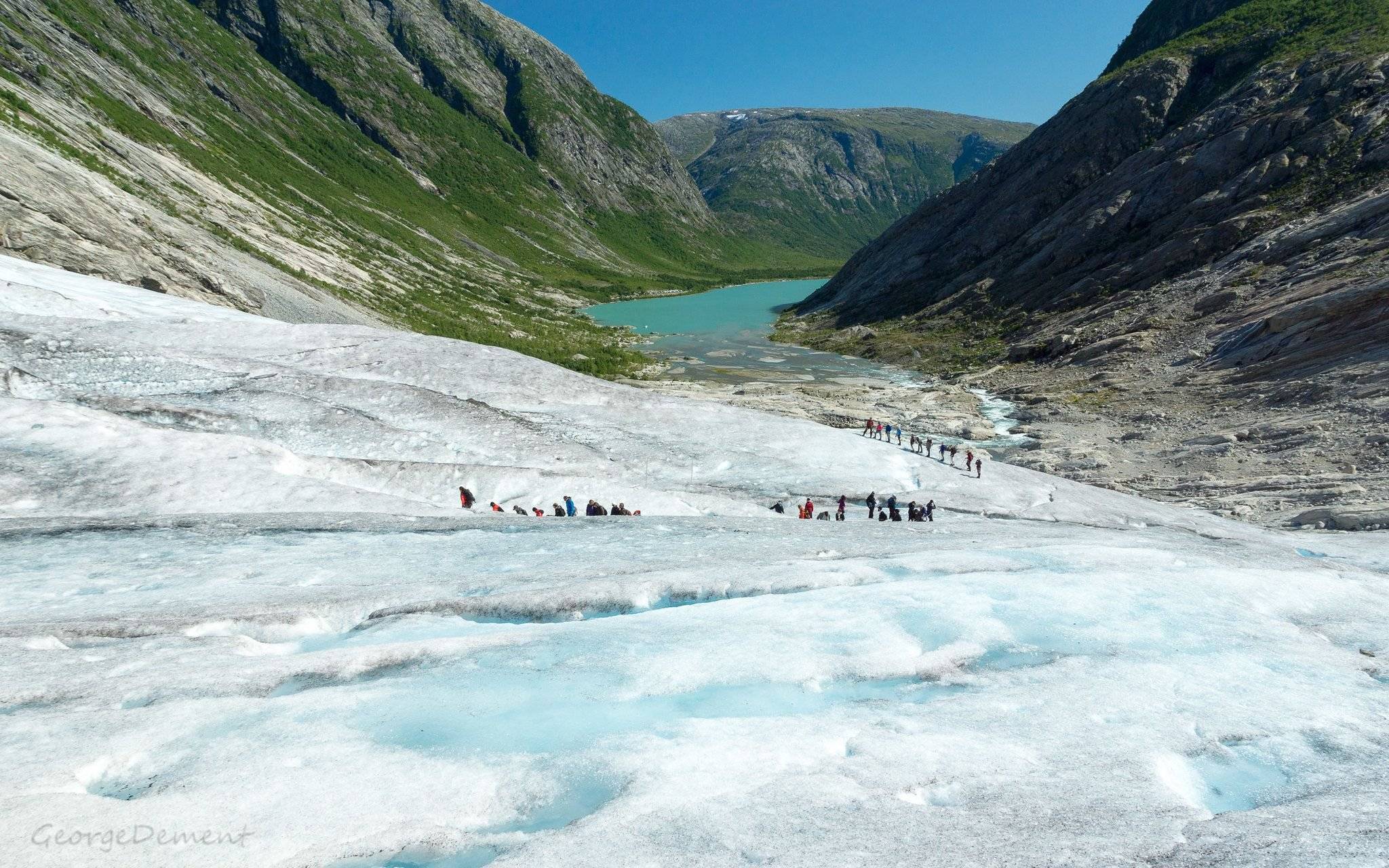 Marche sur le glacier d’Austdalsbreen