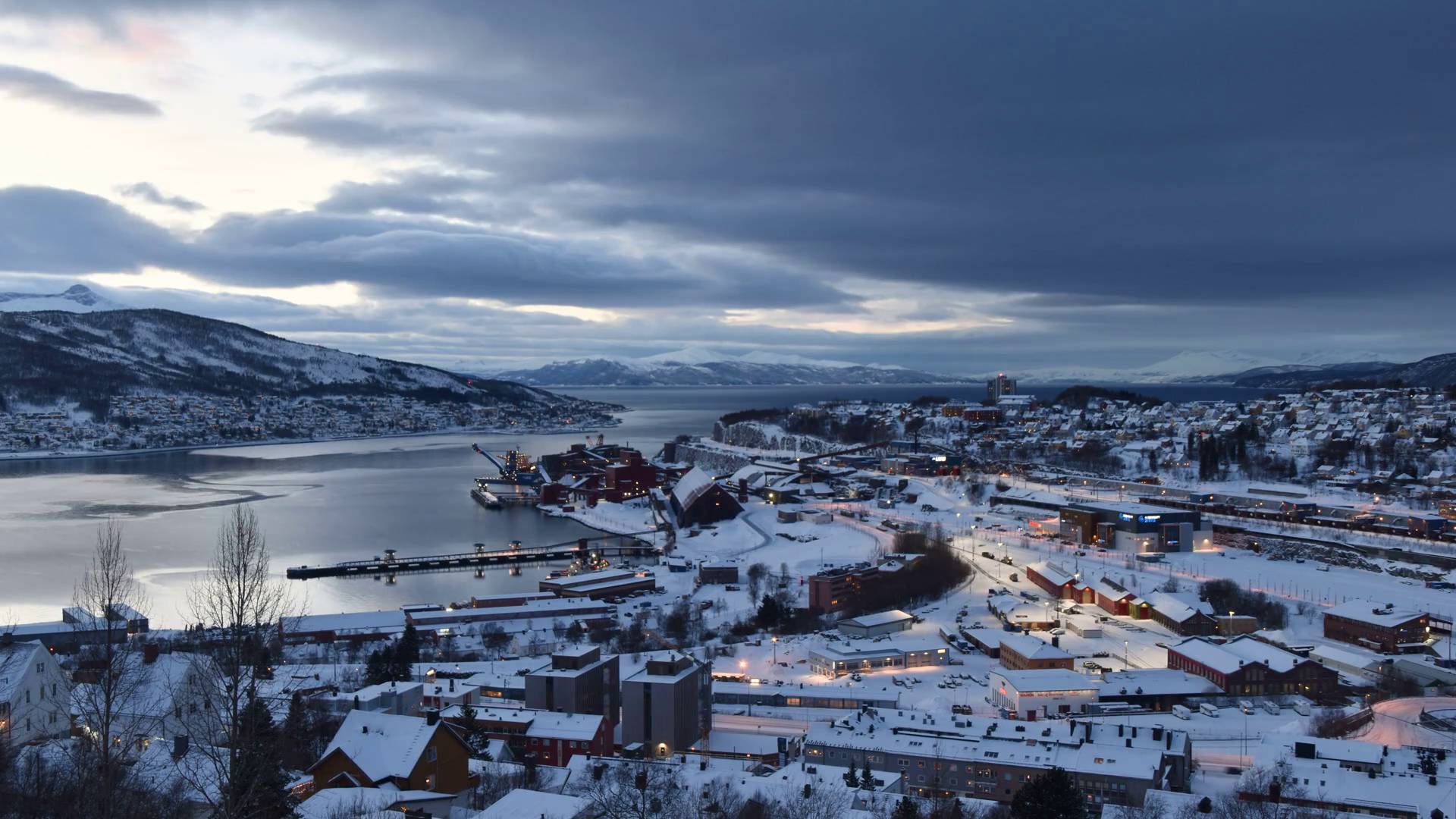 Norwegens Landschaften und Polarlichter in Närvik 