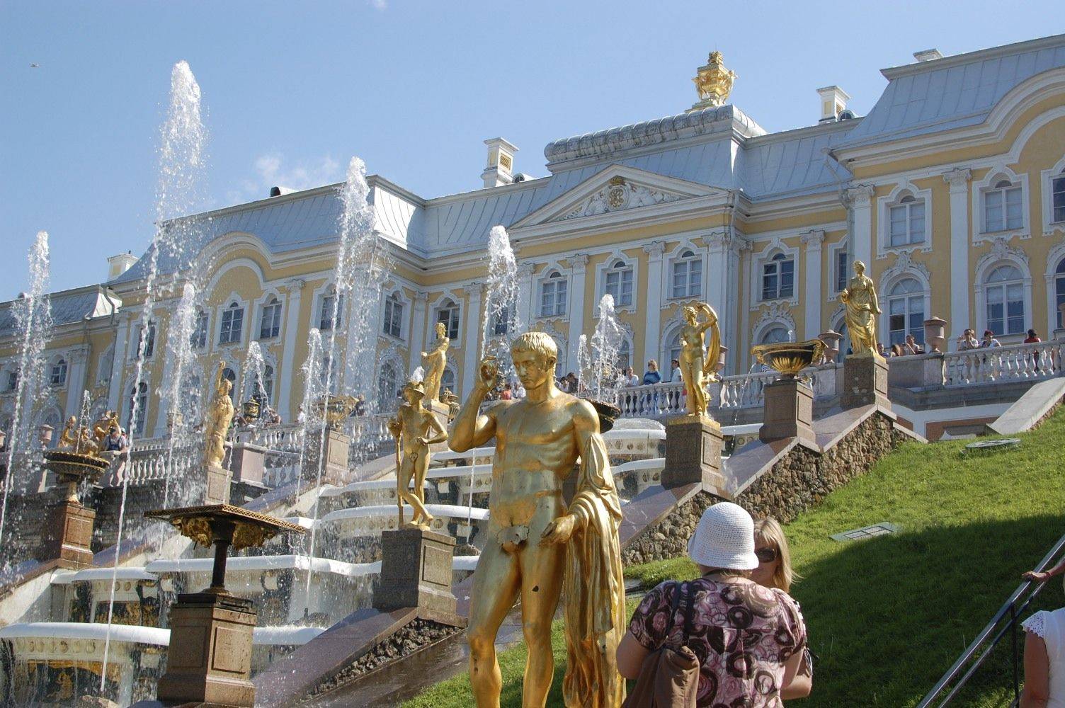 El “Versailles ruso” (Peterhof) y una salida al mar