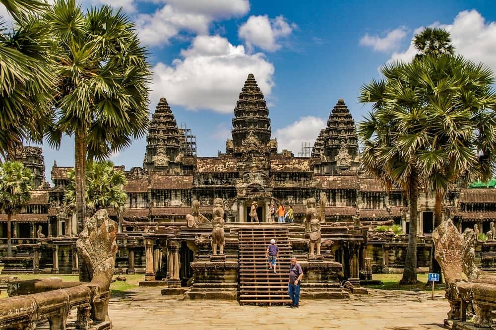 Grand Angkor Tour