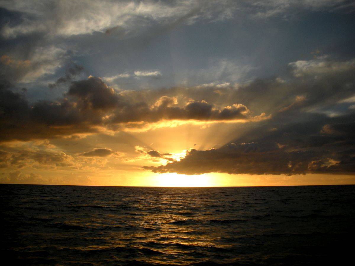 I colori del tramonto in catamarano