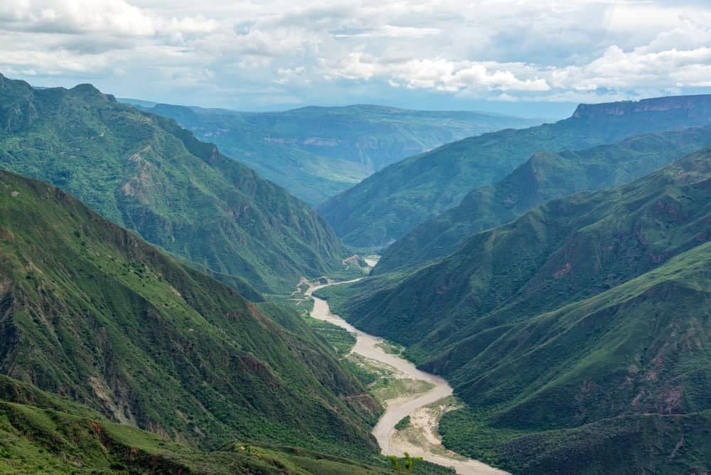 Ein Canyon und das Zentrum des kolumbianischen Kaffee-Anbaus