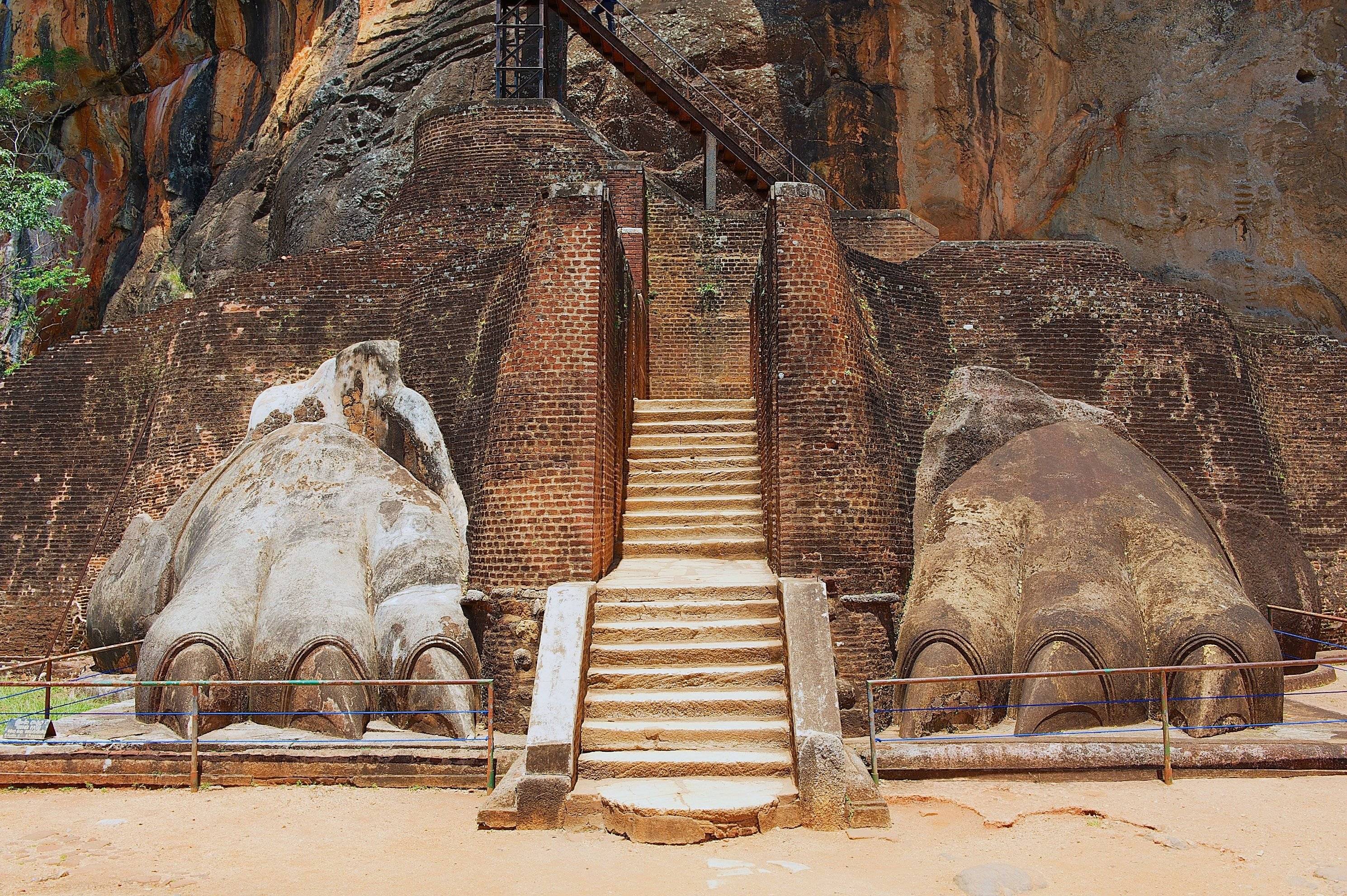 La roca de León en Sigiriya y safari 