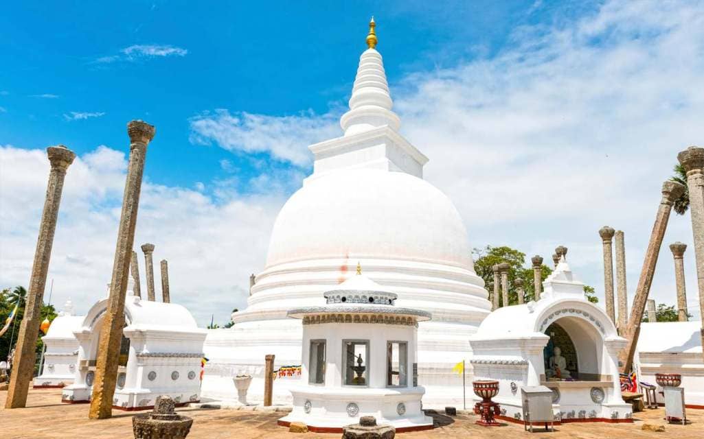​ Anuradhapura et Ritigala