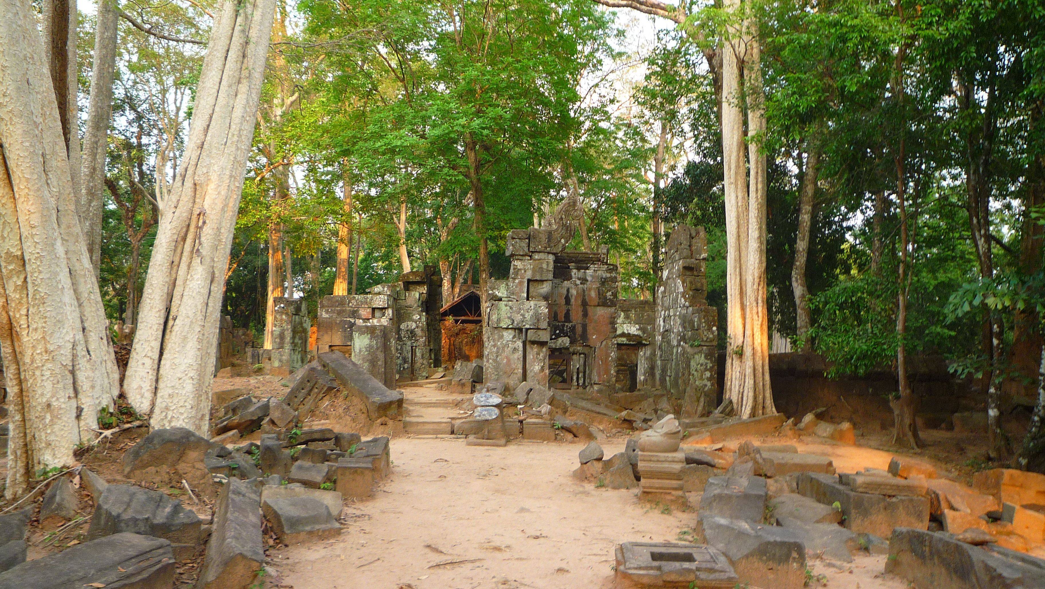 Koh Ker et Beng Mealea Capitale perdue et temple oublié