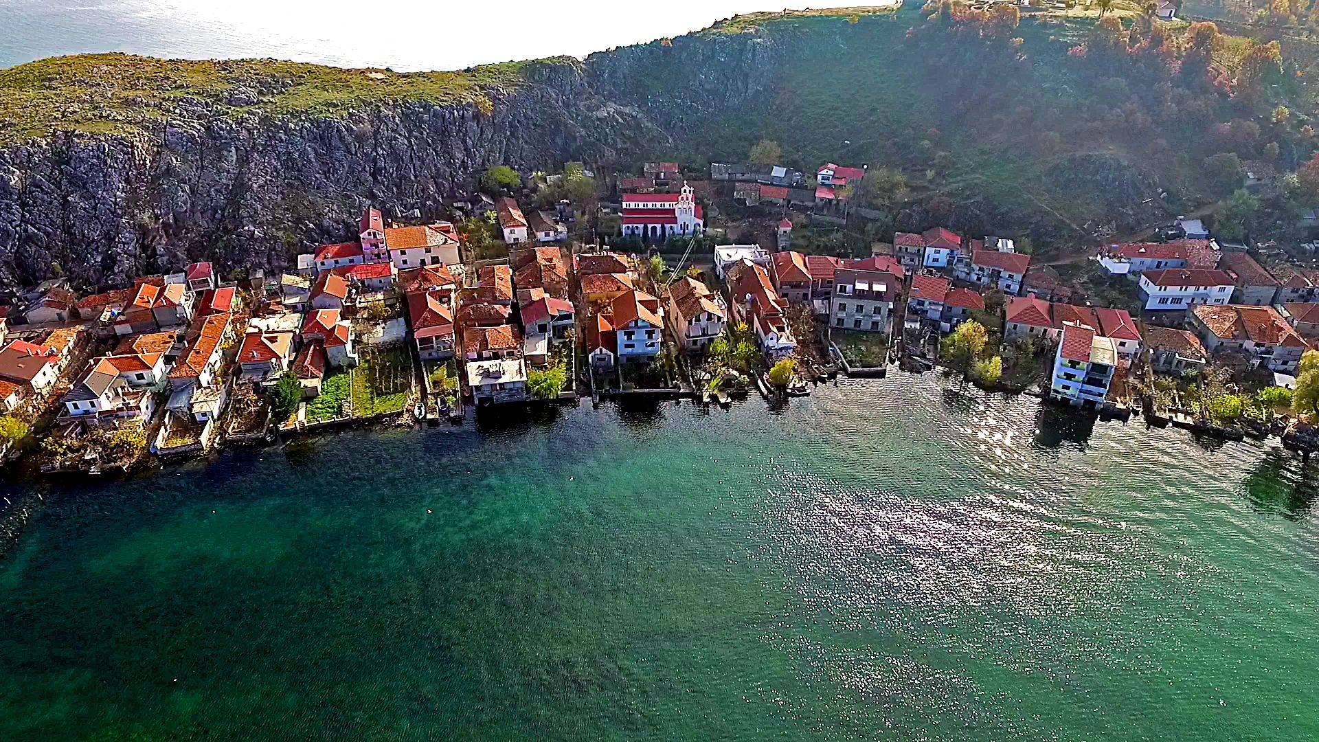 ​Badetag in der Nähe des Ohrid-Sees