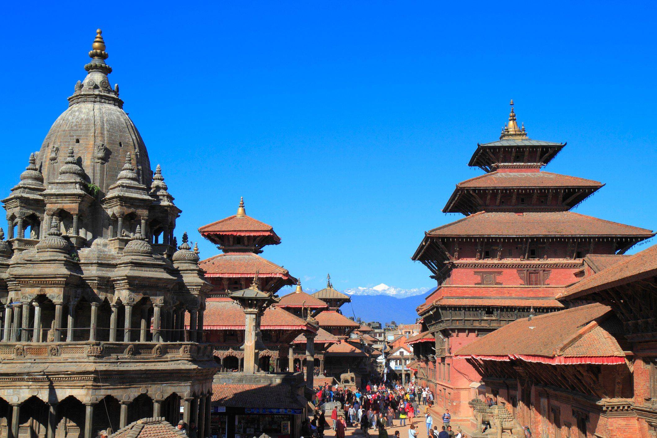 Sightseeing: Patan Durbar Square, Swayambhunath & Pashupatinath Tempel, Aarati und Abendritual
