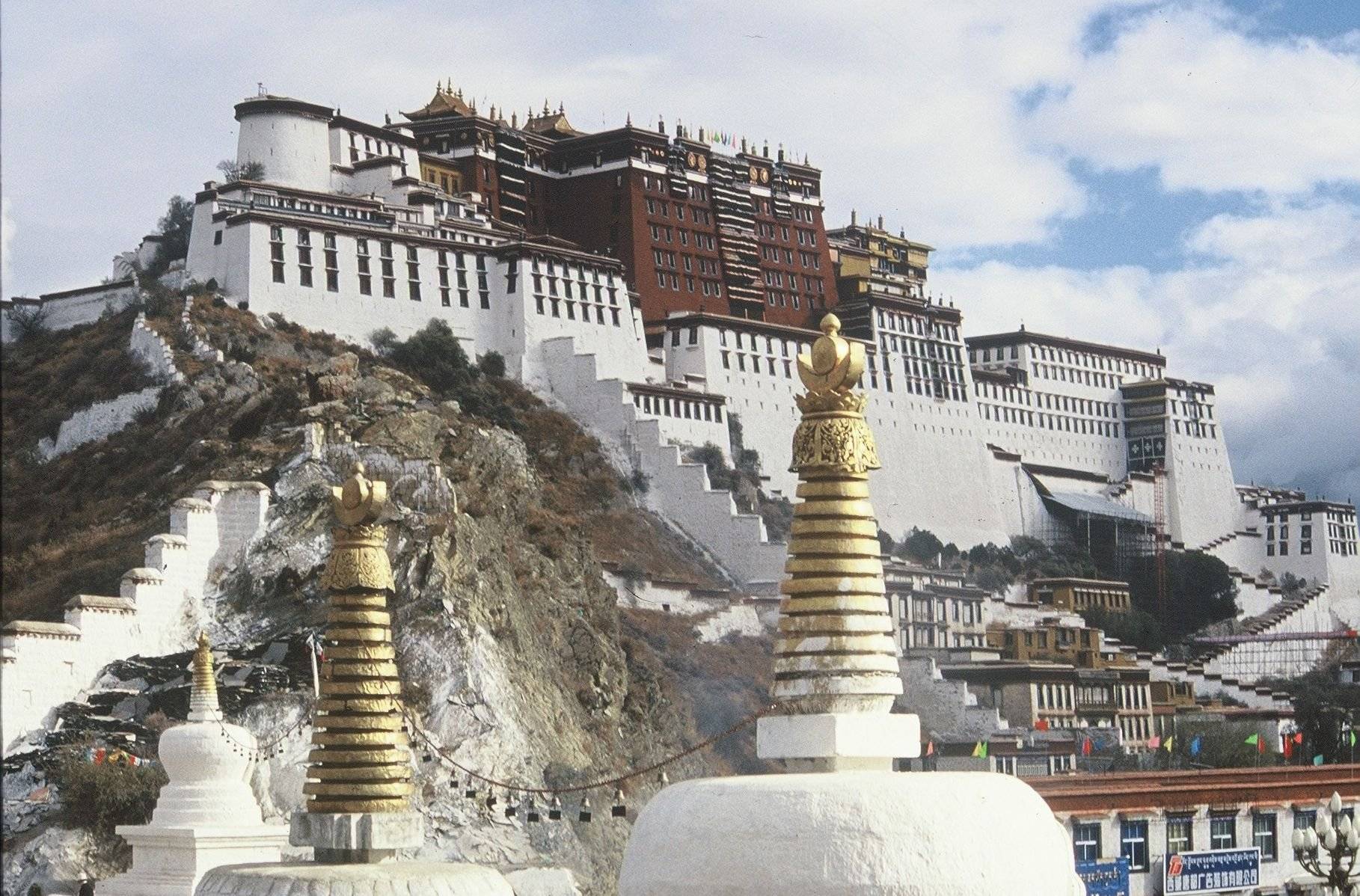 Des pieds de l'Everest au monastère de Rongbuk