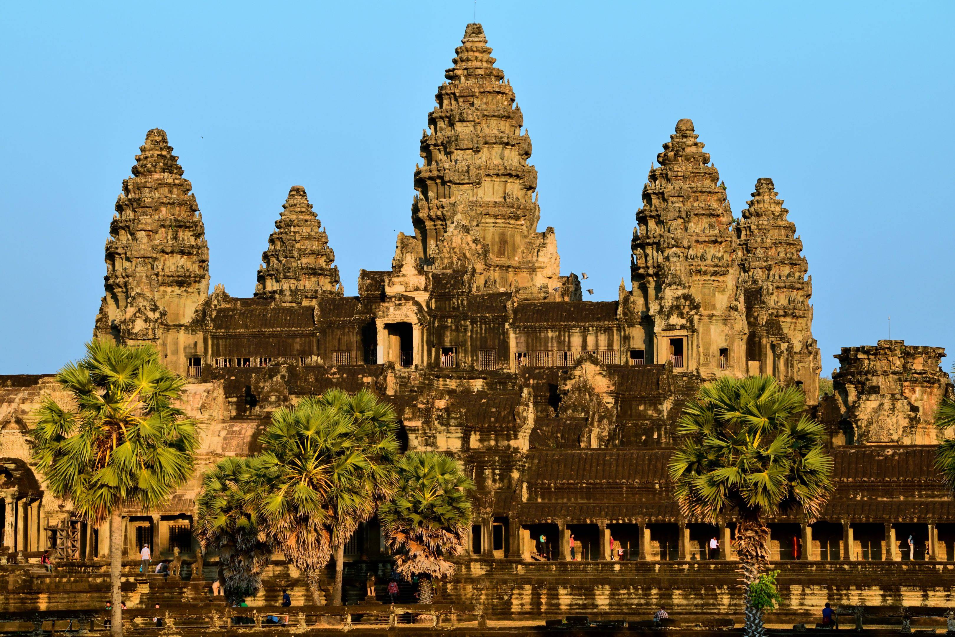 Angkor Thom & Angkor Wat 