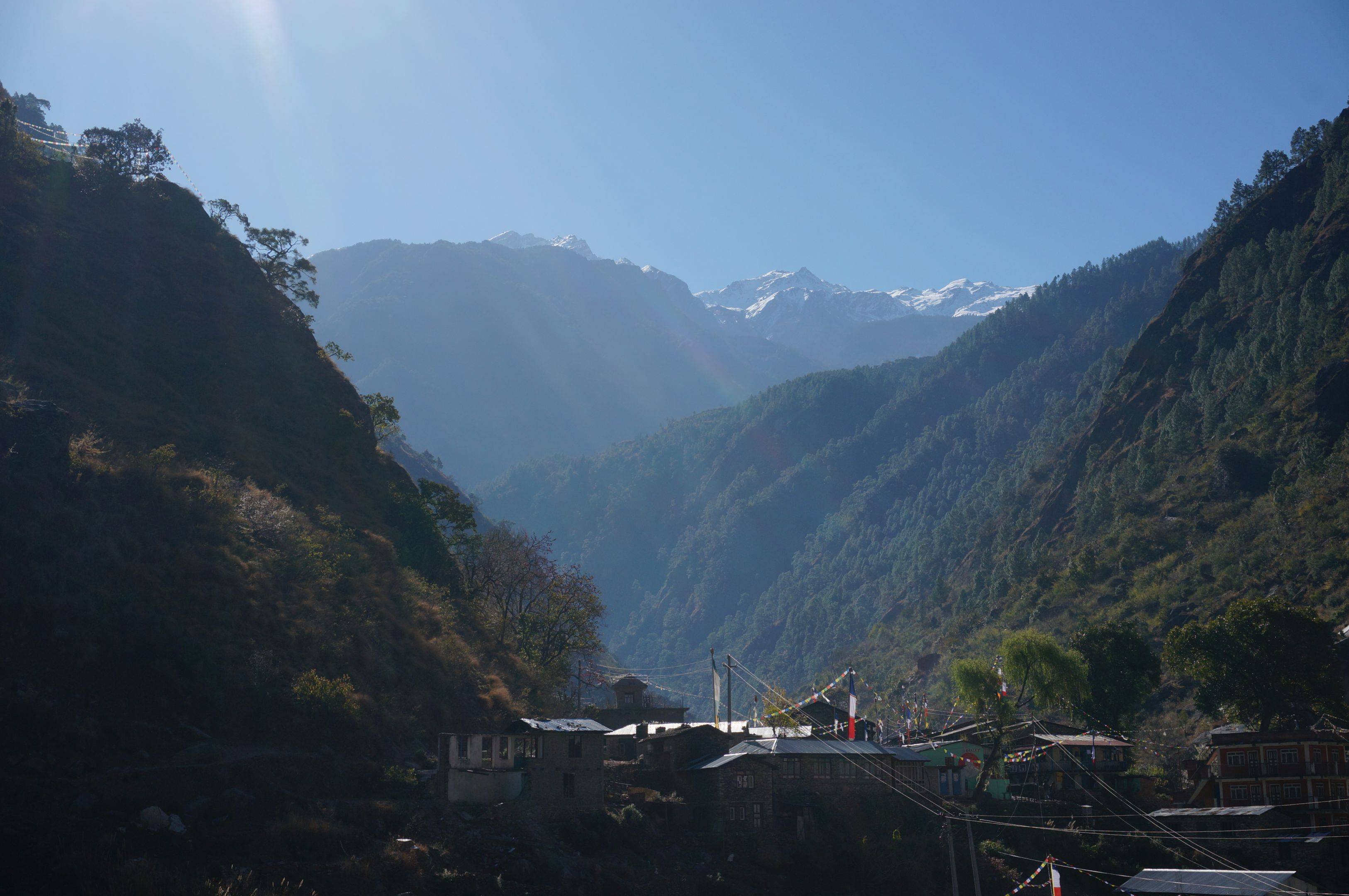 Kathmandu - Syabrubesi (1440 m) - 7 Stunden Fahrt