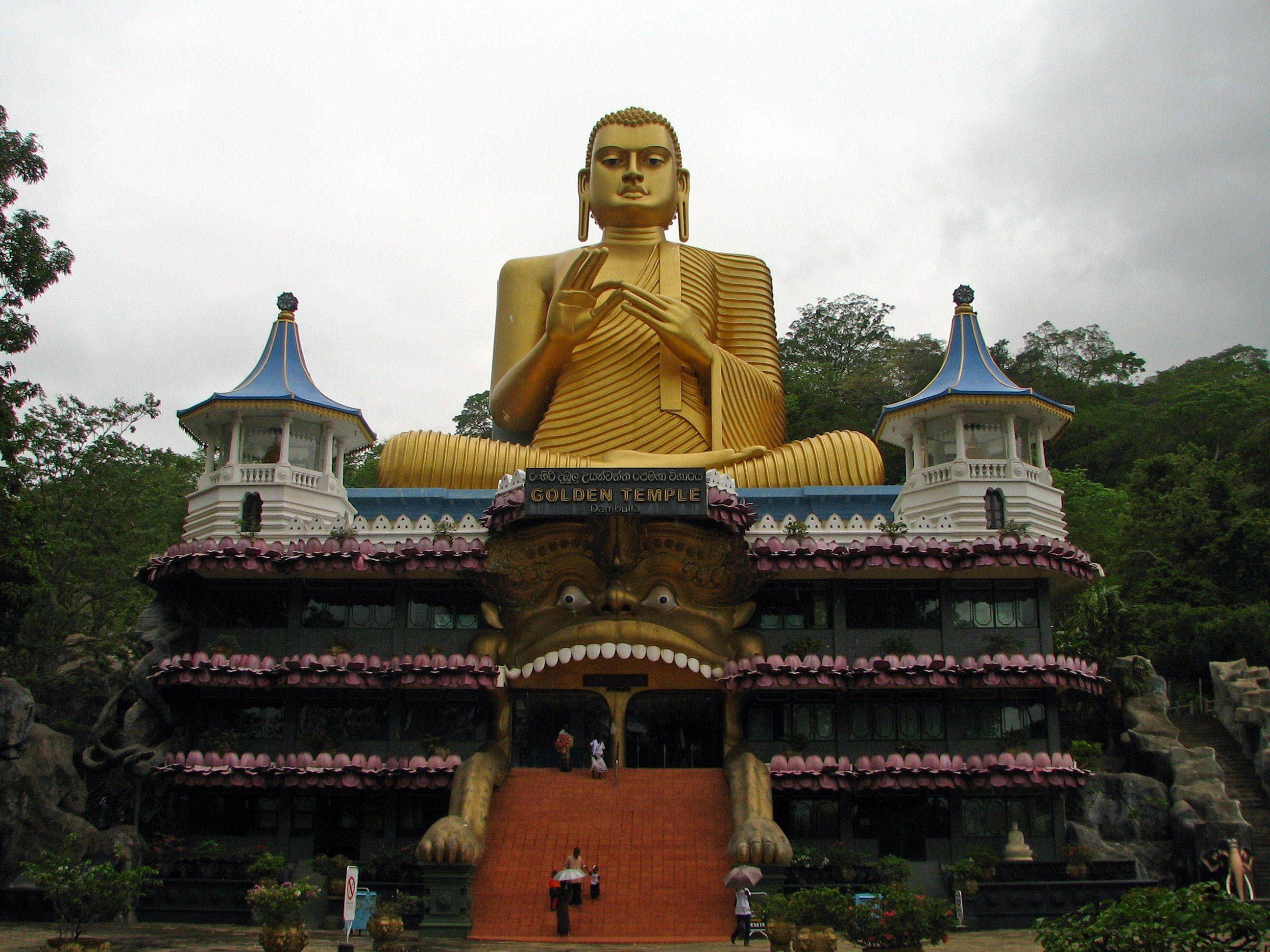 Scoprire il Tempio di Dambulla e la famosa fortezza rocciosa di Sigiriya 