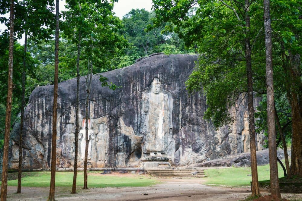 Olifantenweeshuis, Buddha en watervallen