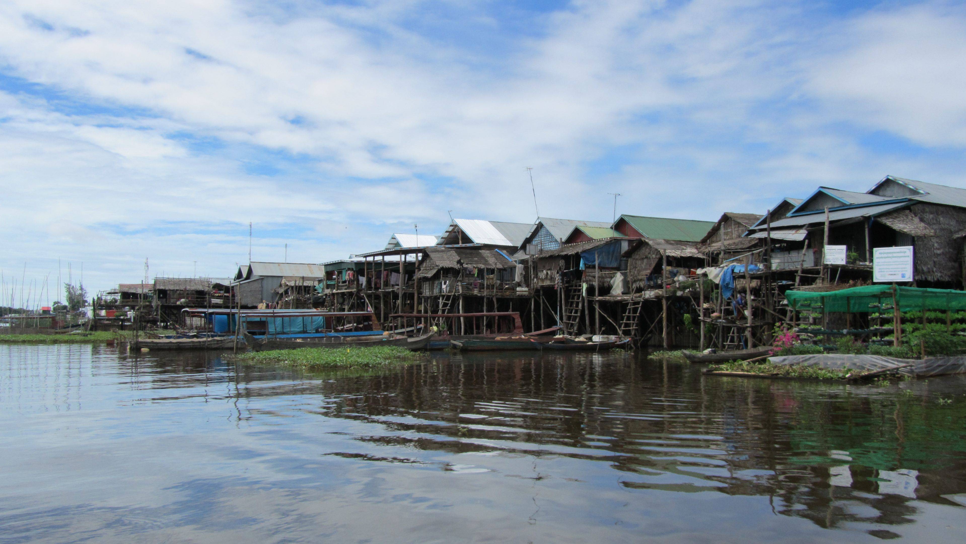 Villaggio galleggiante e arrivo a Luang Prabang in Laos