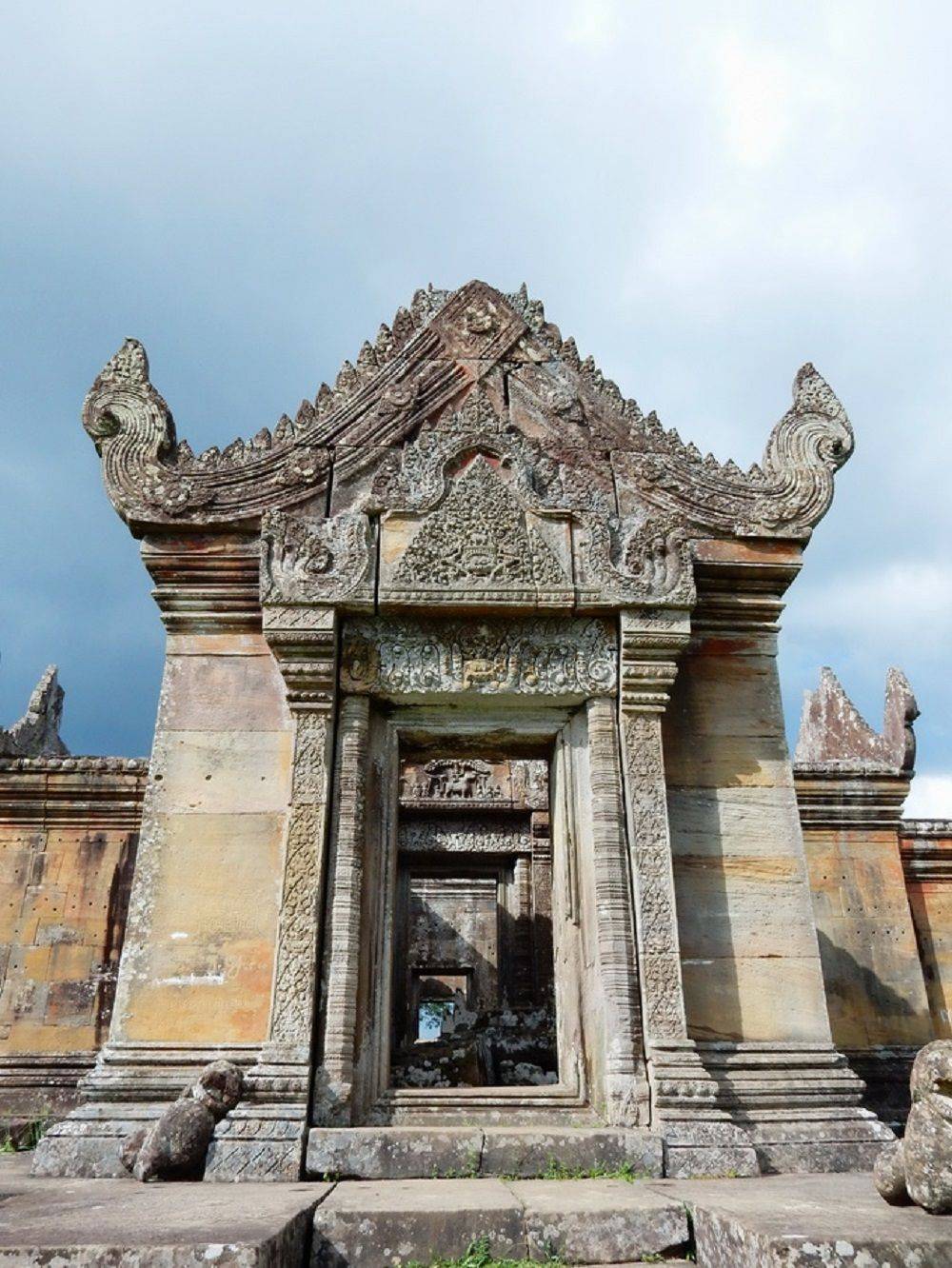 La cité de Preah Vihear et le site préangkorien de Sambor Prei Kuk