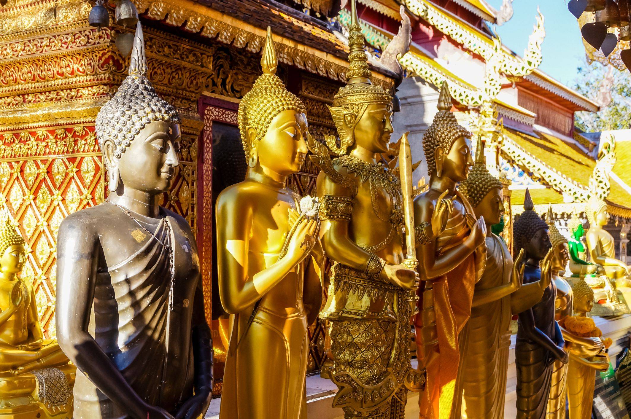 Volamos de Bangkok a Chiang Mai, el norte con más de trescientos templos nos espera!