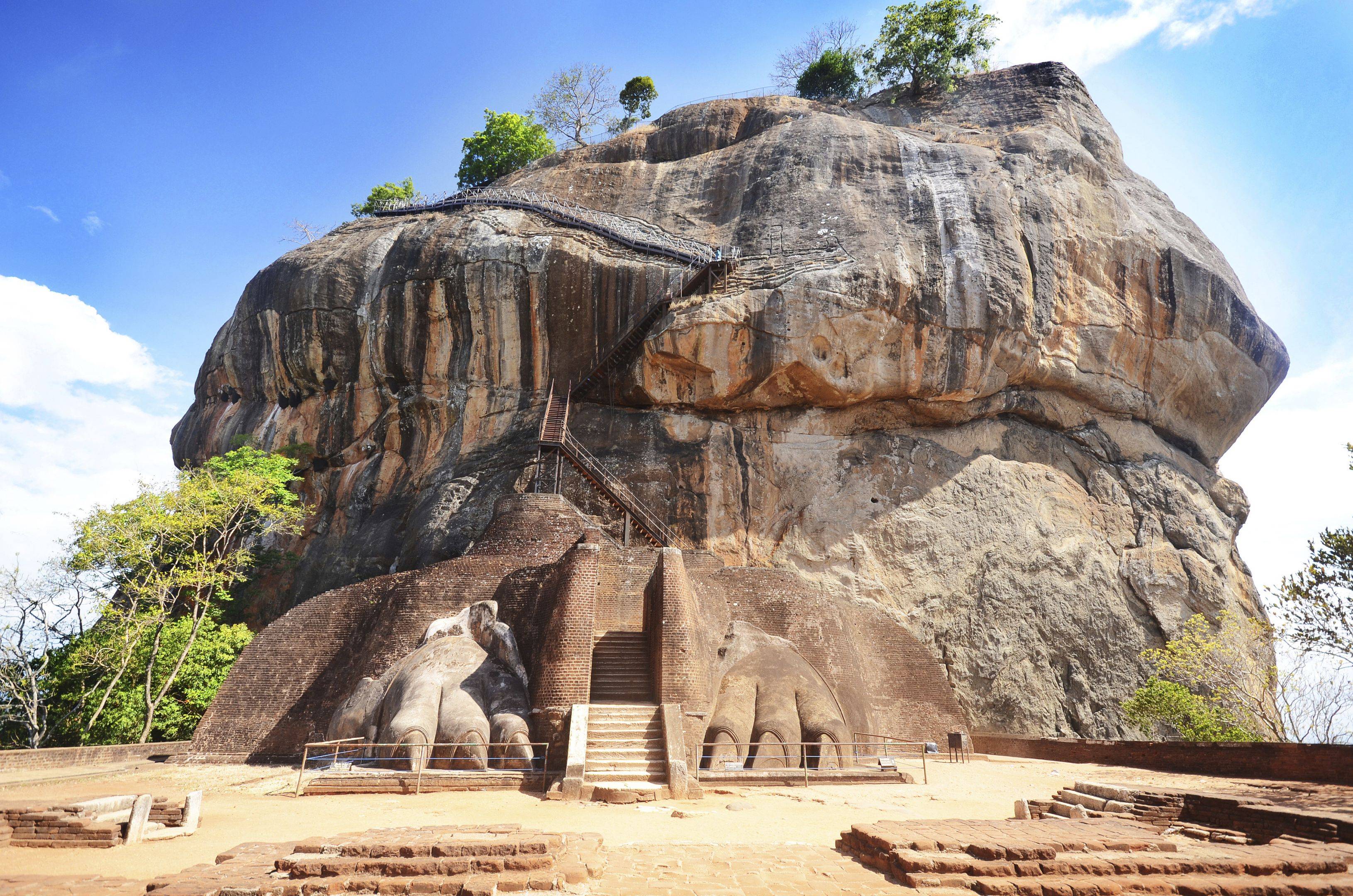 ​Erkundung der „Burg des Himmels"- die Felsenfestung Sigiriya         